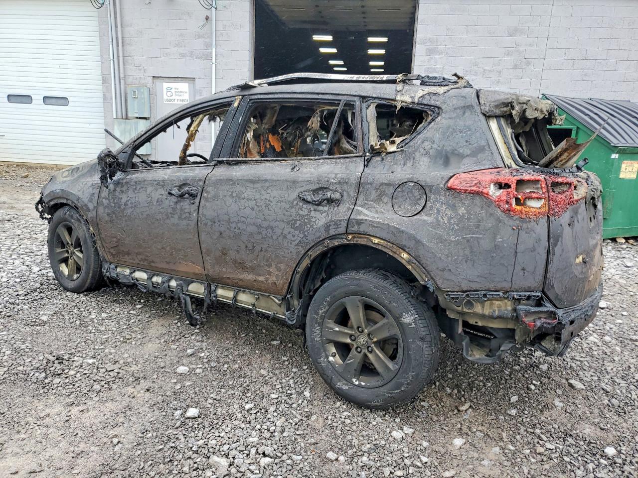 2015 Toyota Rav4 Xle Burn vin: JTMRFREV9FD157297