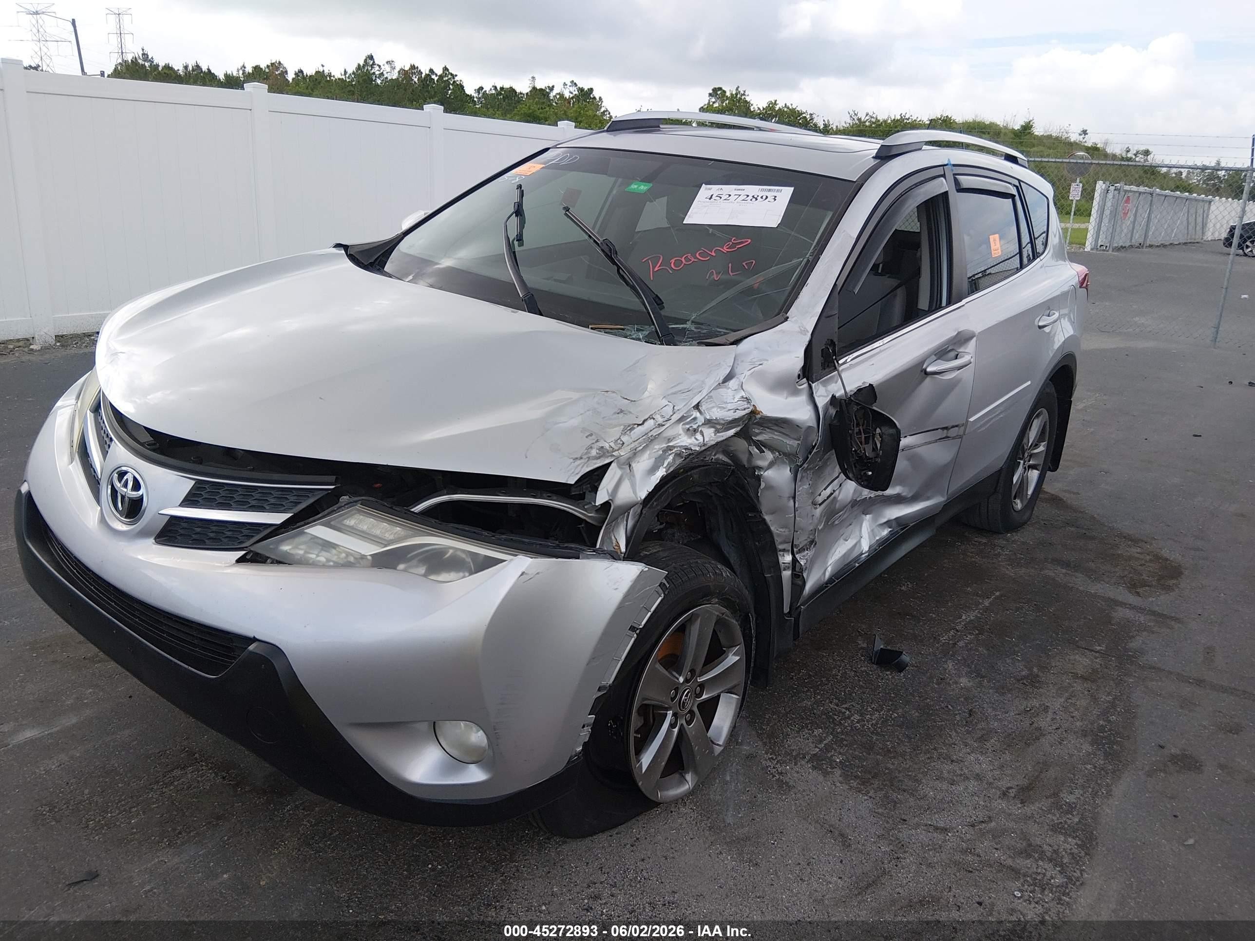 2015 Toyota Rav4 Xle Silver vin: JTMRFREV9FD159681