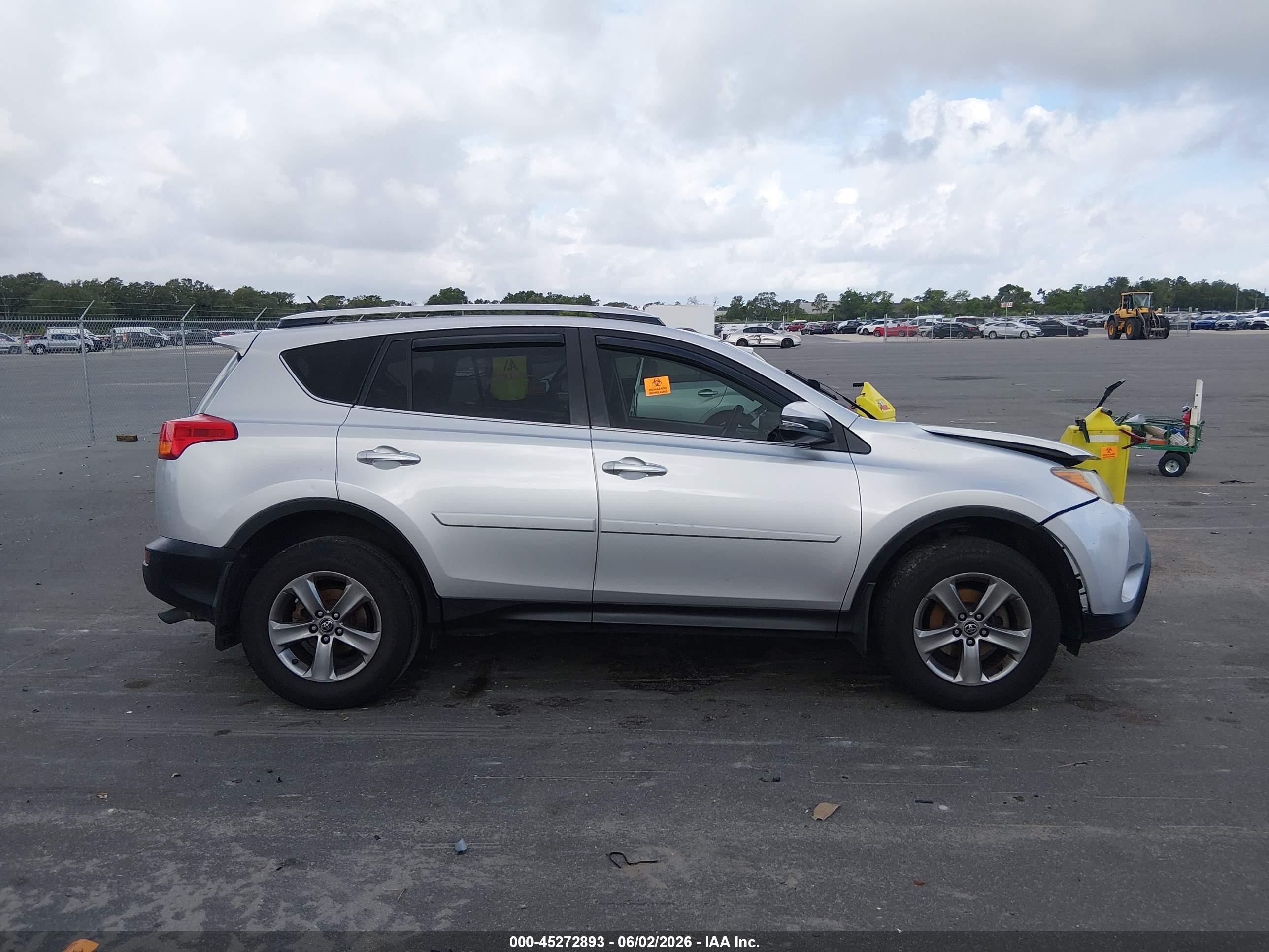 2015 Toyota Rav4 Xle Silver vin: JTMRFREV9FD159681