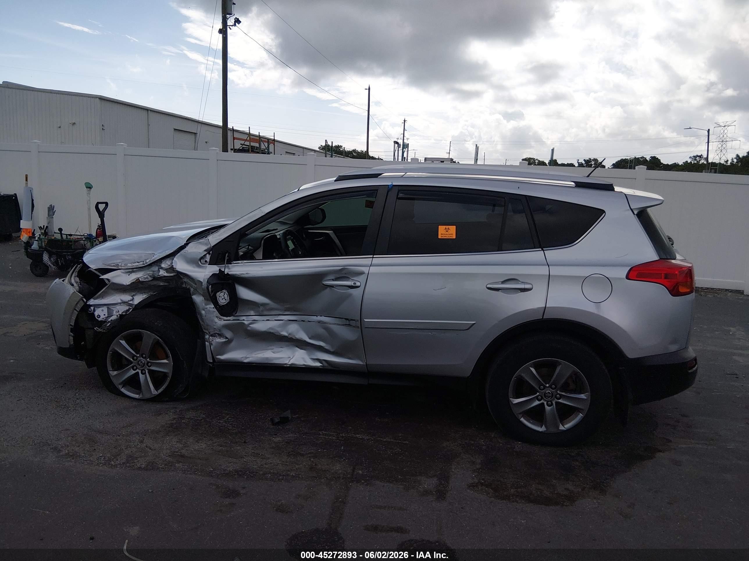 2015 Toyota Rav4 Xle Silver vin: JTMRFREV9FD159681