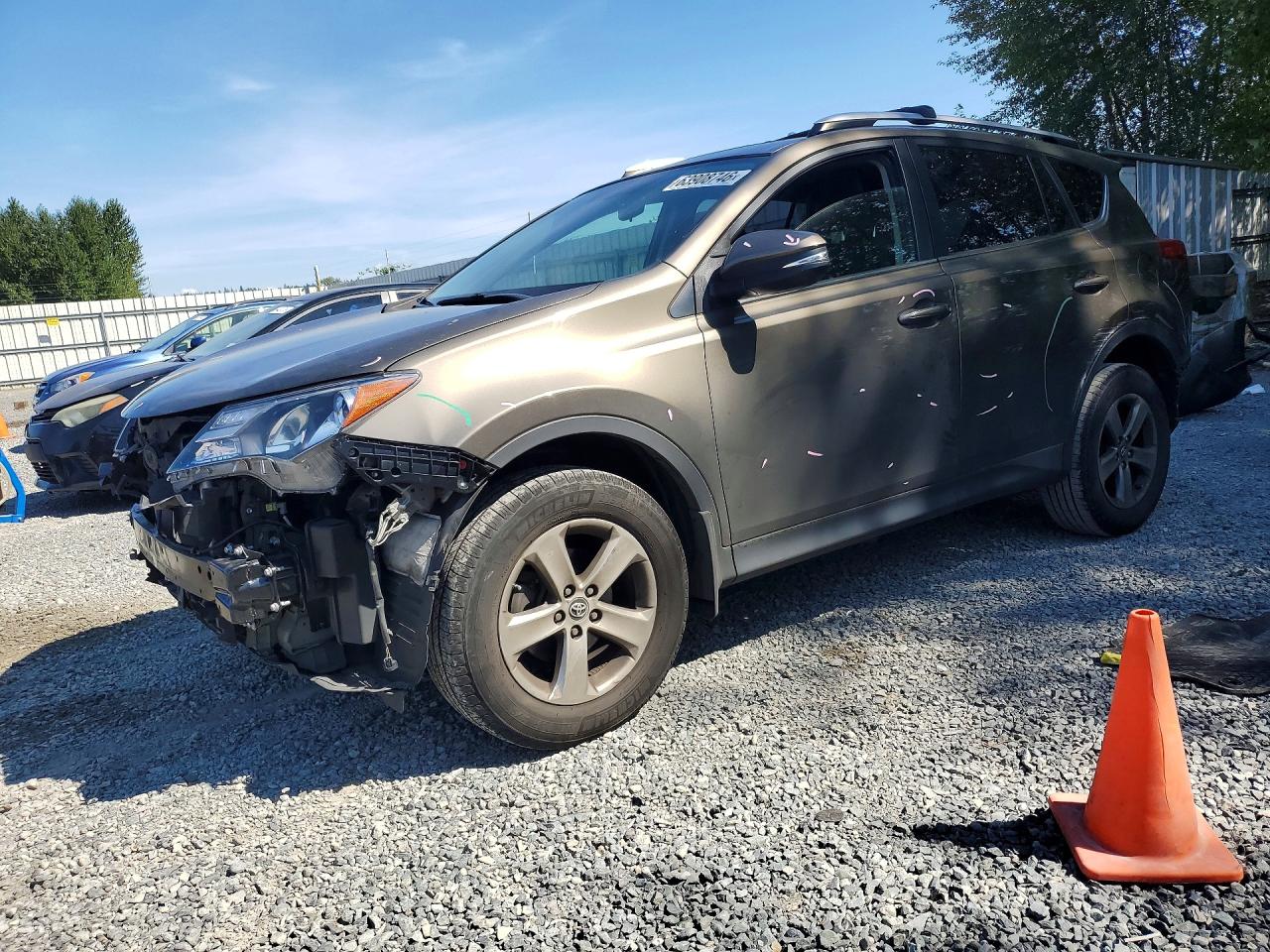 2015 Toyota Rav4 Xle Золотой vin: JTMRFREV9FD170244