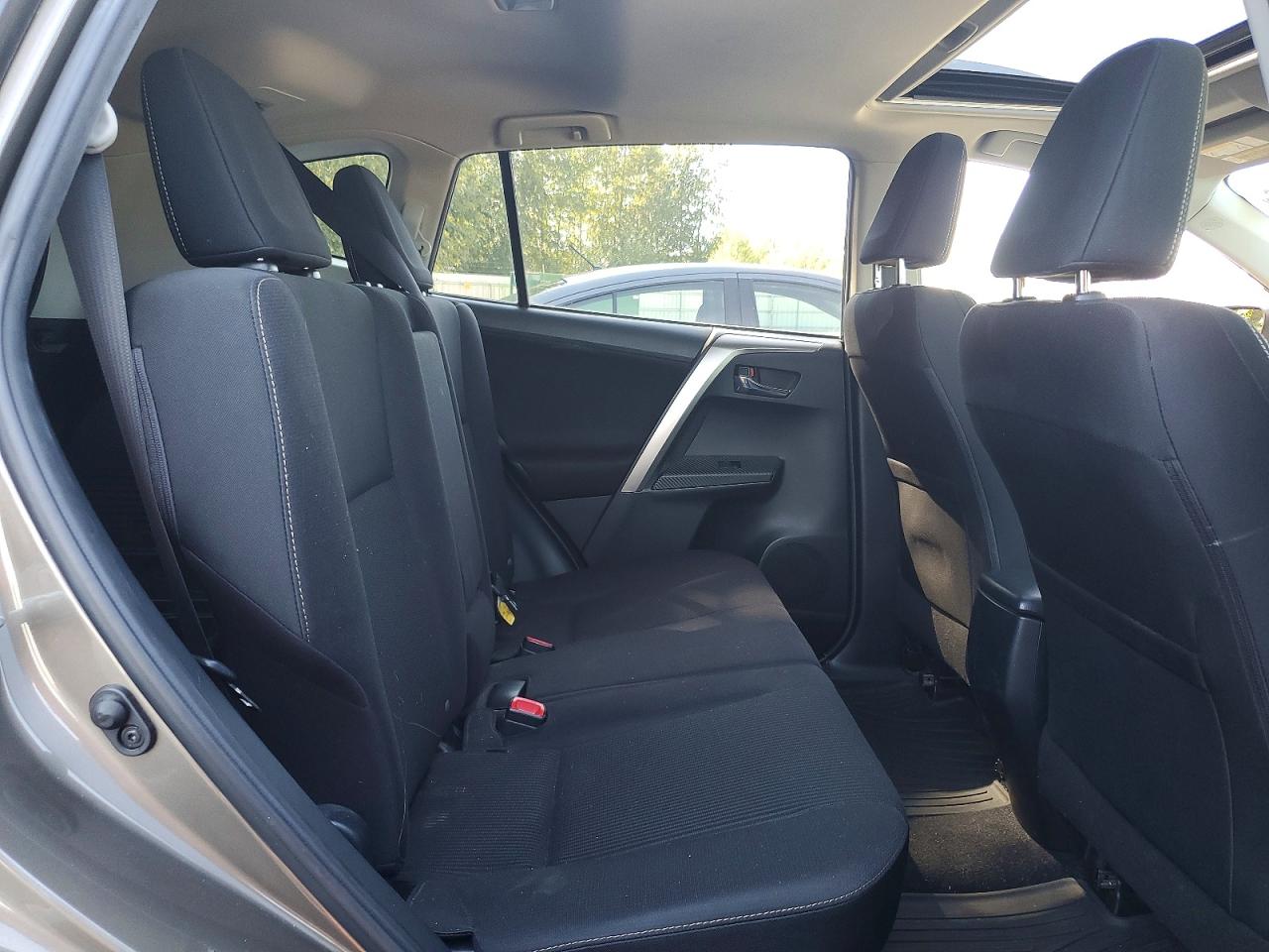 2015 Toyota Rav4 Xle Gold vin: JTMRFREV9FD170244