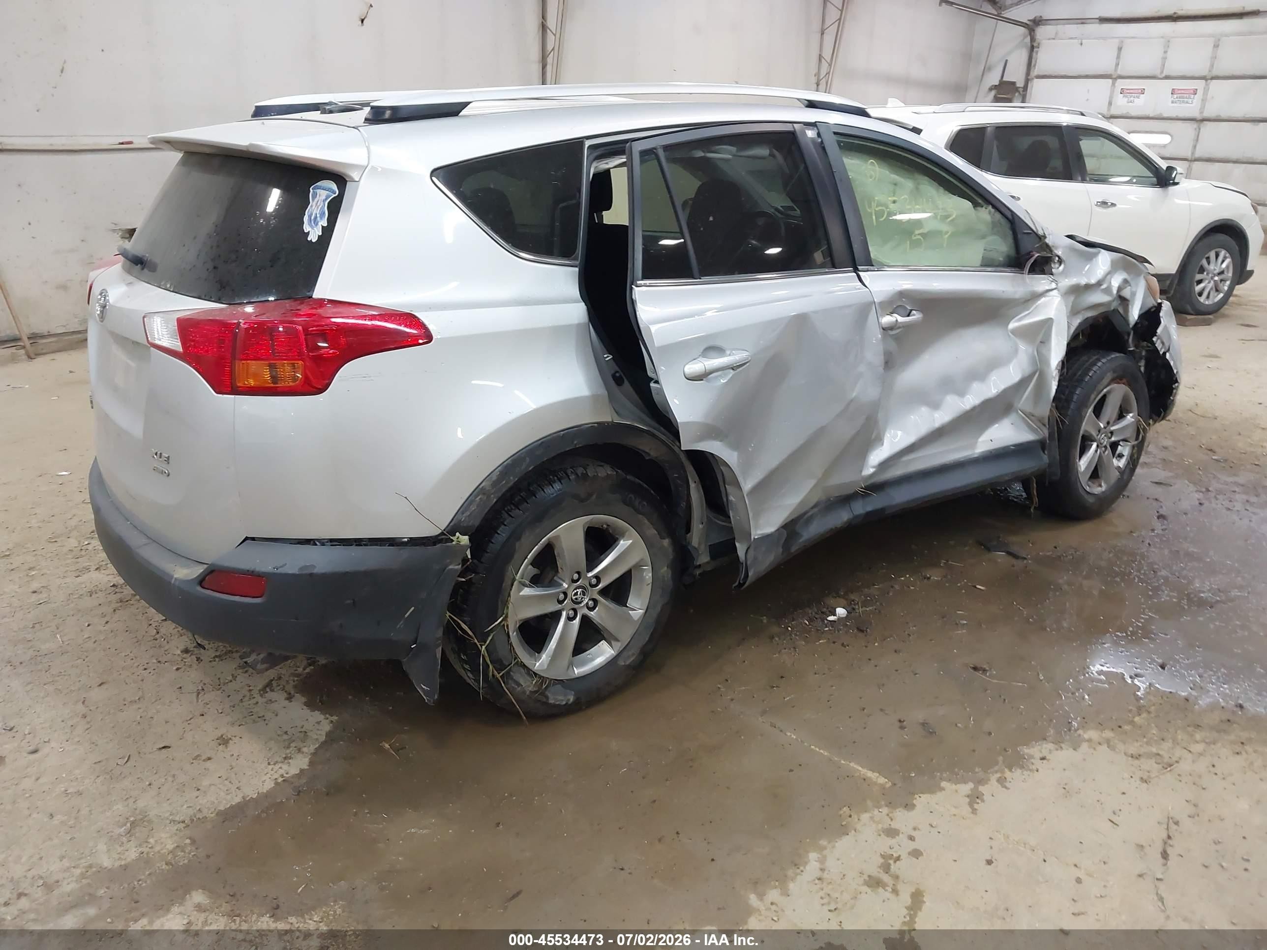 2015 Toyota Rav4 Xle Silver vin: JTMRFREV9FJ014495