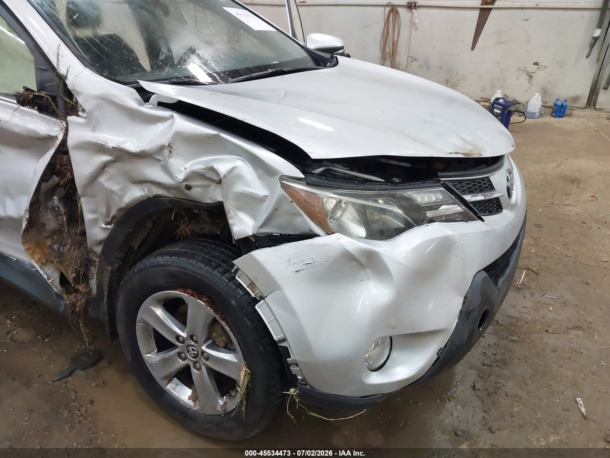 2015 Toyota Rav4 Xle Silver vin: JTMRFREV9FJ014495