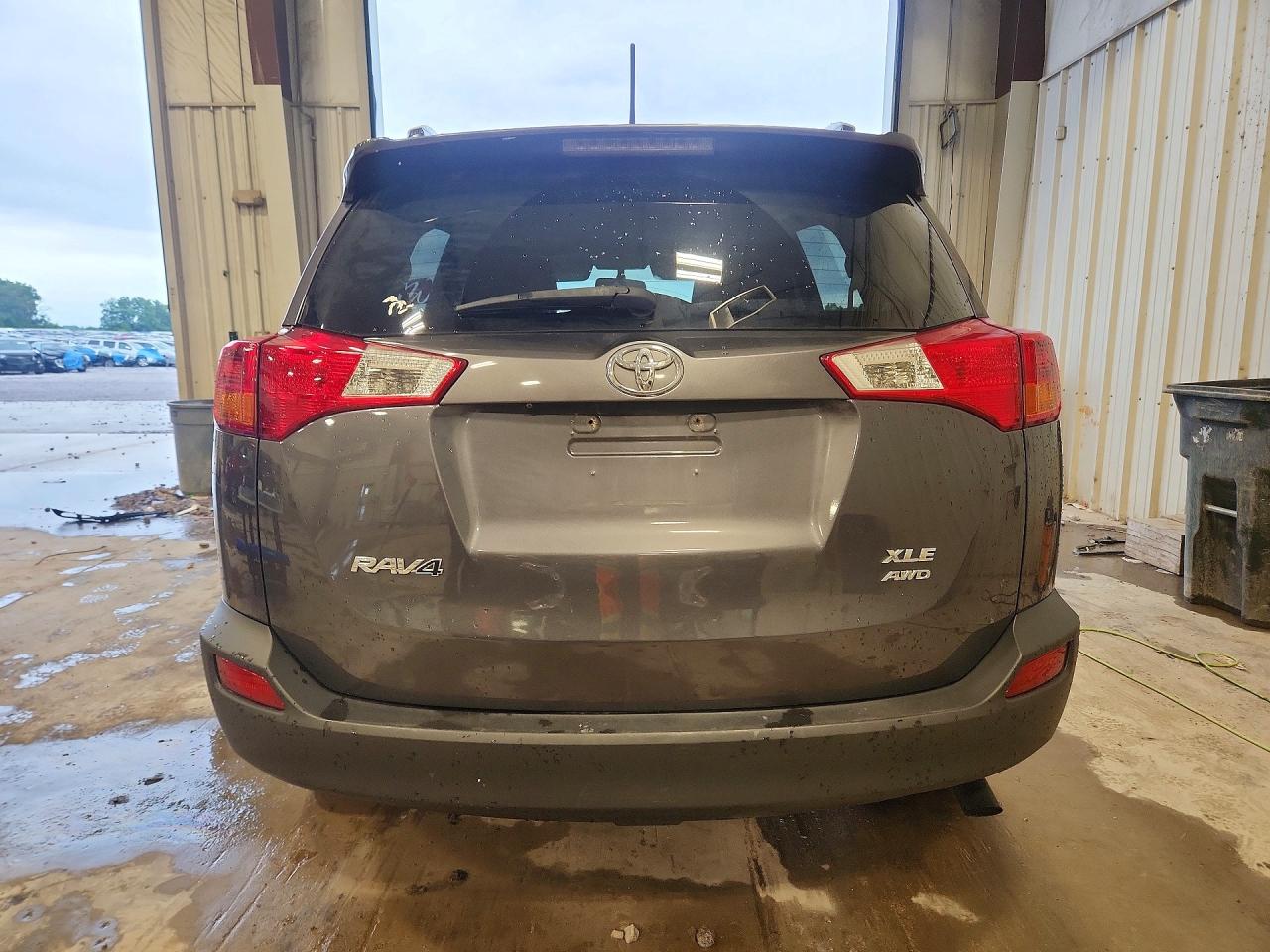 2015 Toyota Rav4 Xle Серый vin: JTMRFREV9FJ021608