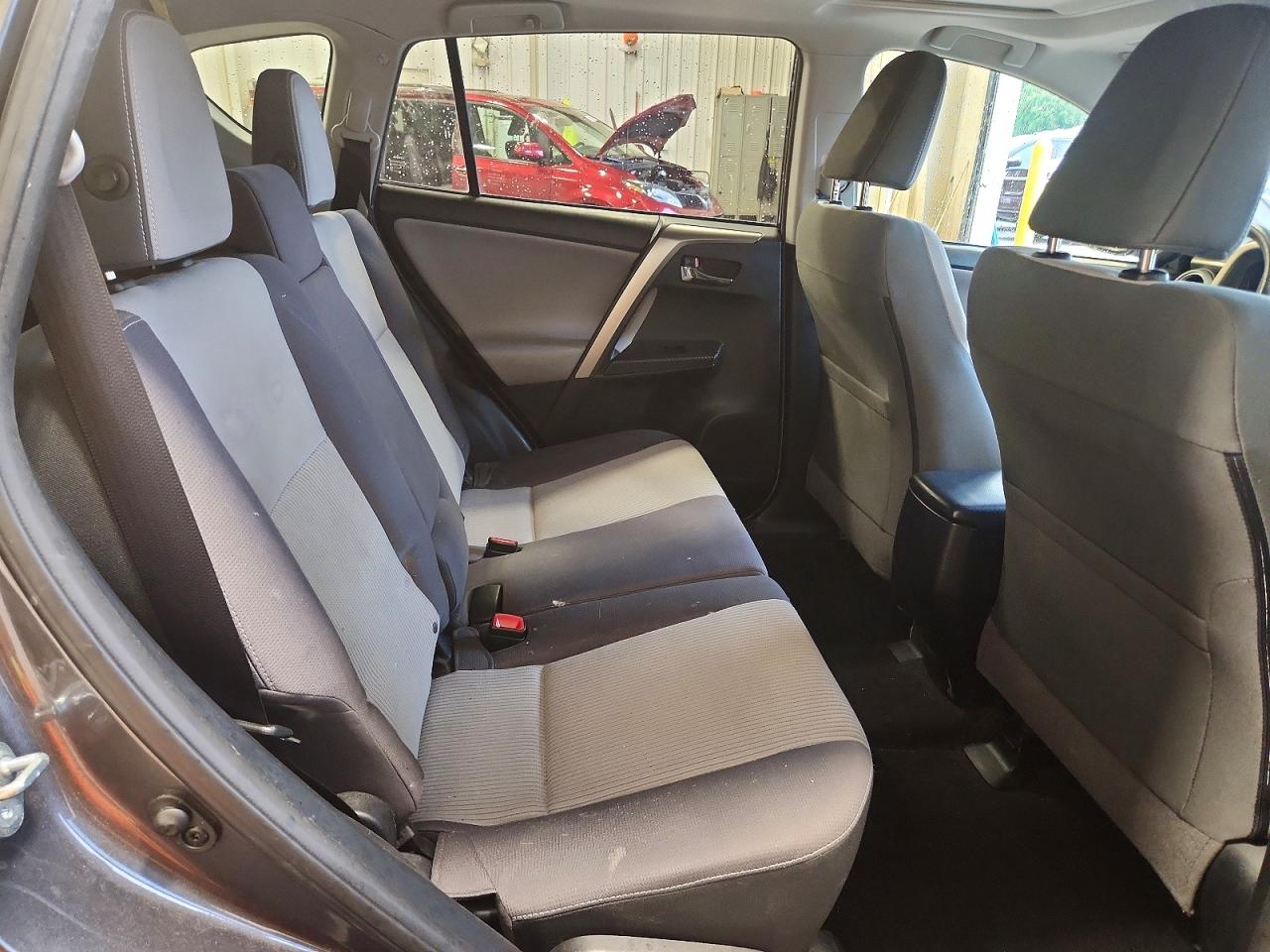 2015 Toyota Rav4 Xle Серый vin: JTMRFREV9FJ021608