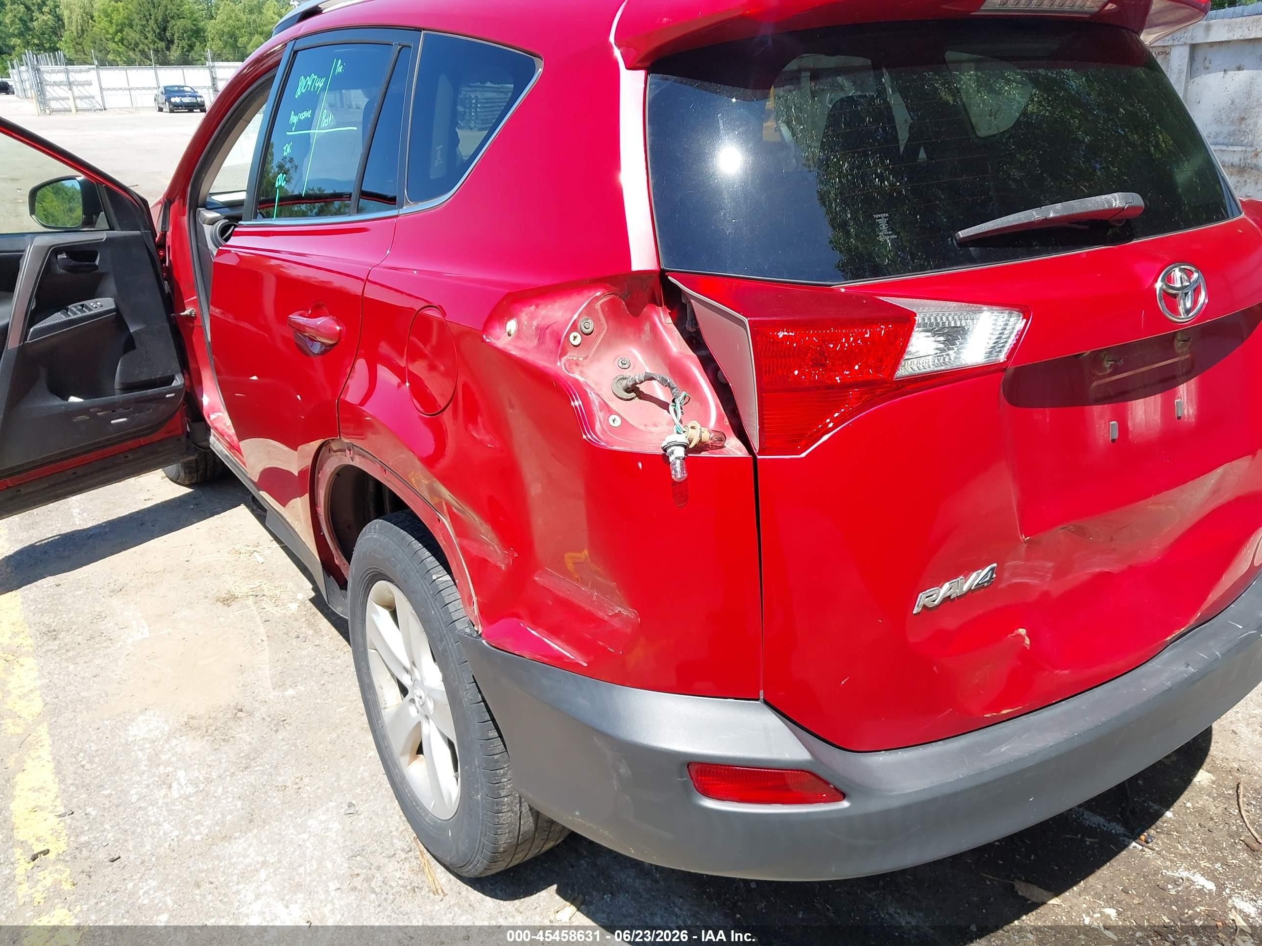 2013 Toyota Rav4 Xle Красный vin: JTMRFREVXDD041118