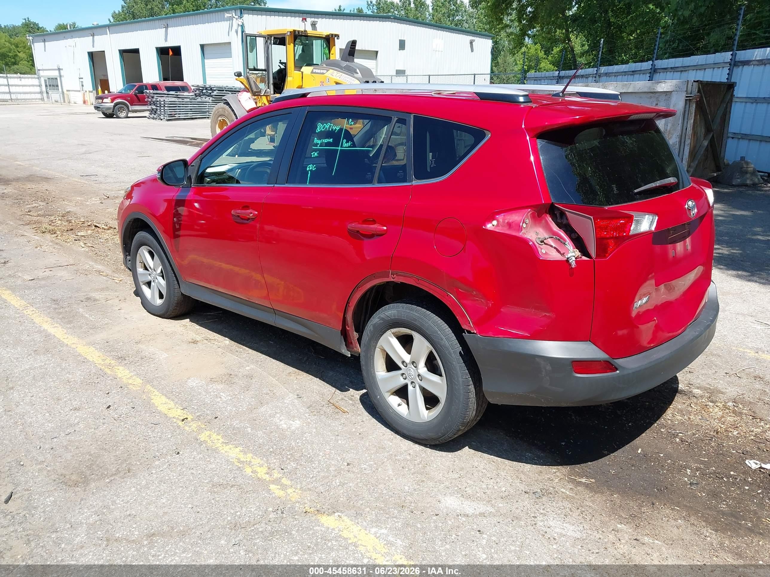 2013 Toyota Rav4 Xle Красный vin: JTMRFREVXDD041118