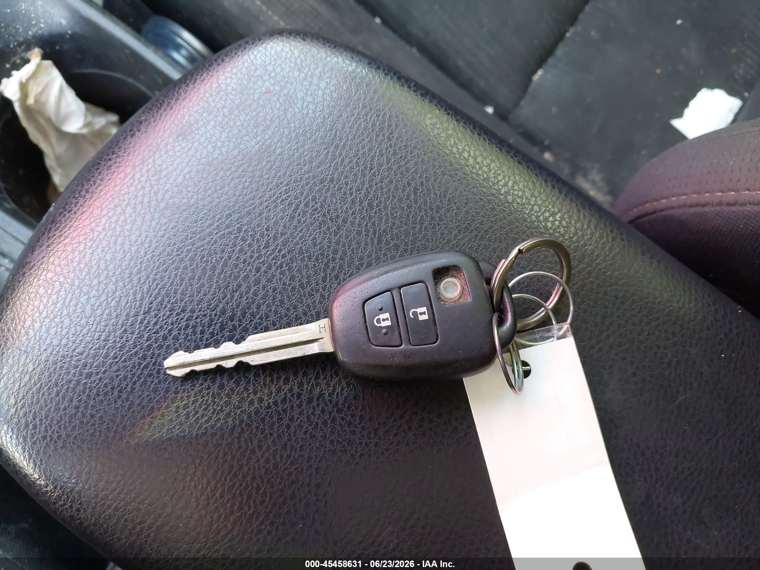 2013 Toyota Rav4 Xle Красный vin: JTMRFREVXDD041118