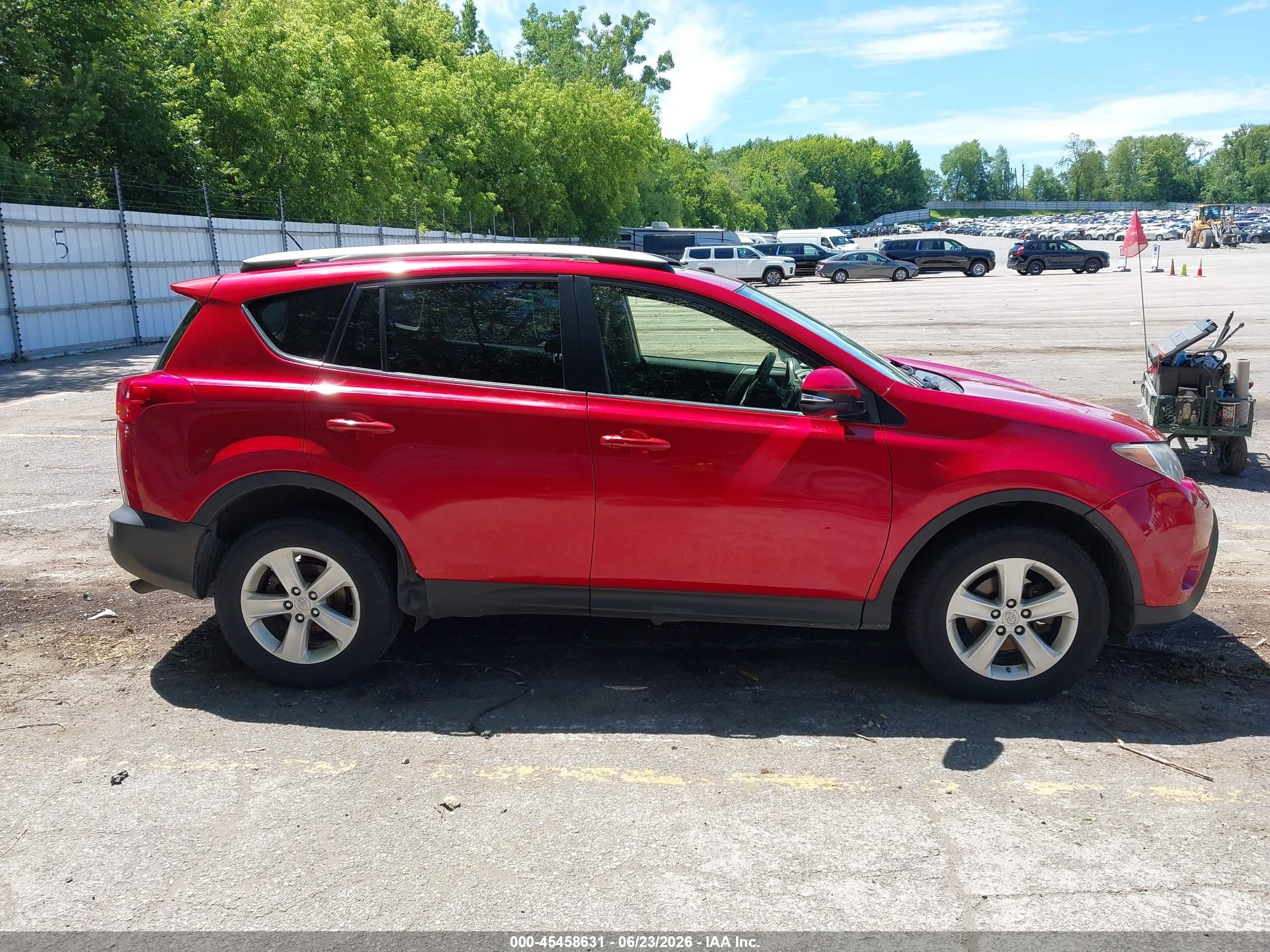 2013 Toyota Rav4 Xle Красный vin: JTMRFREVXDD041118