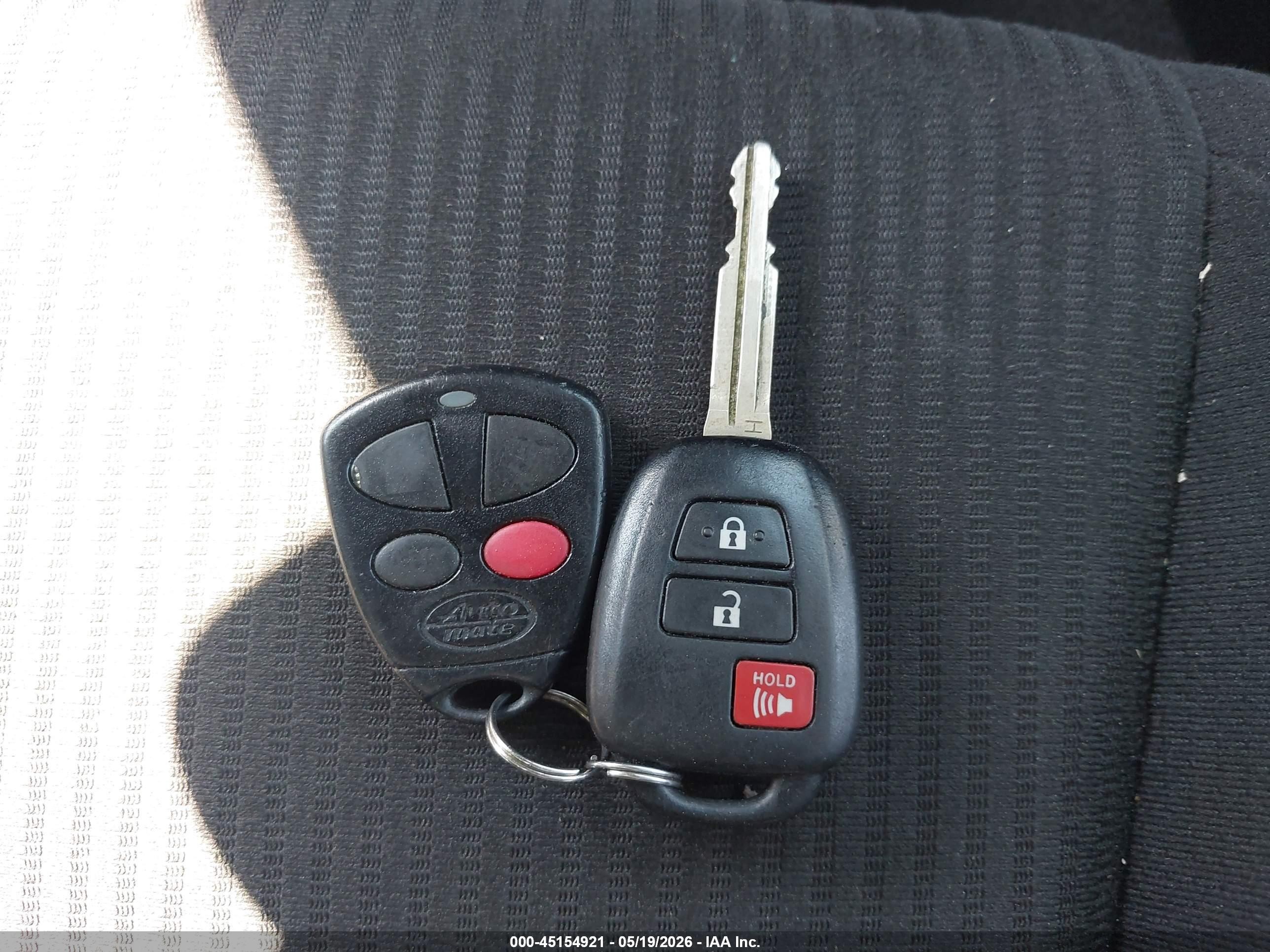 2013 Toyota Rav4 Xle Blue vin: JTMRFREVXDD044004