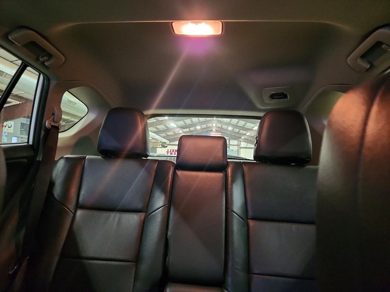 2014 Toyota Rav4 Xle White vin: JTMRFREVXED049009