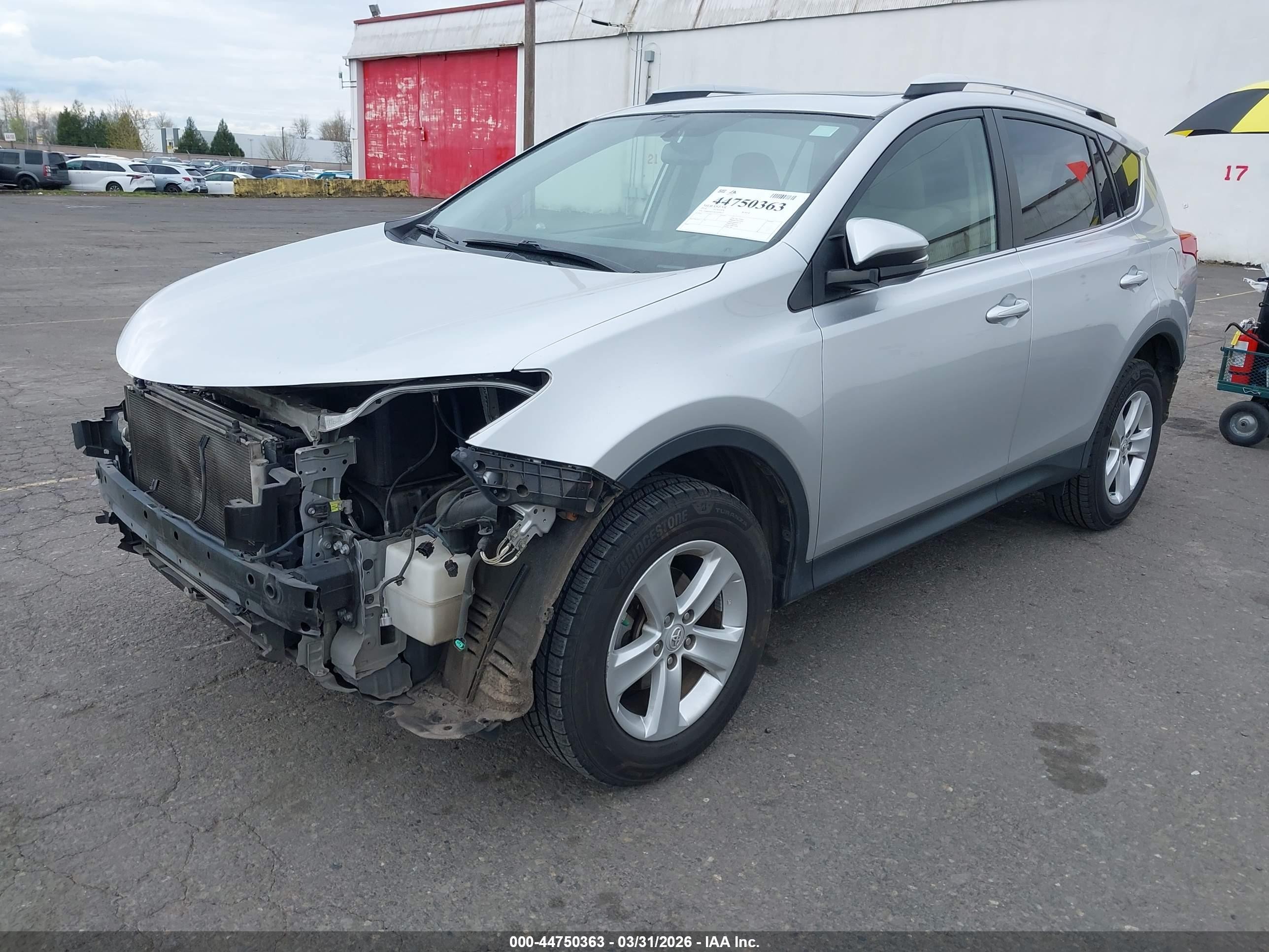 2014 Toyota Rav4 Xle Серебряный vin: JTMRFREVXED059572