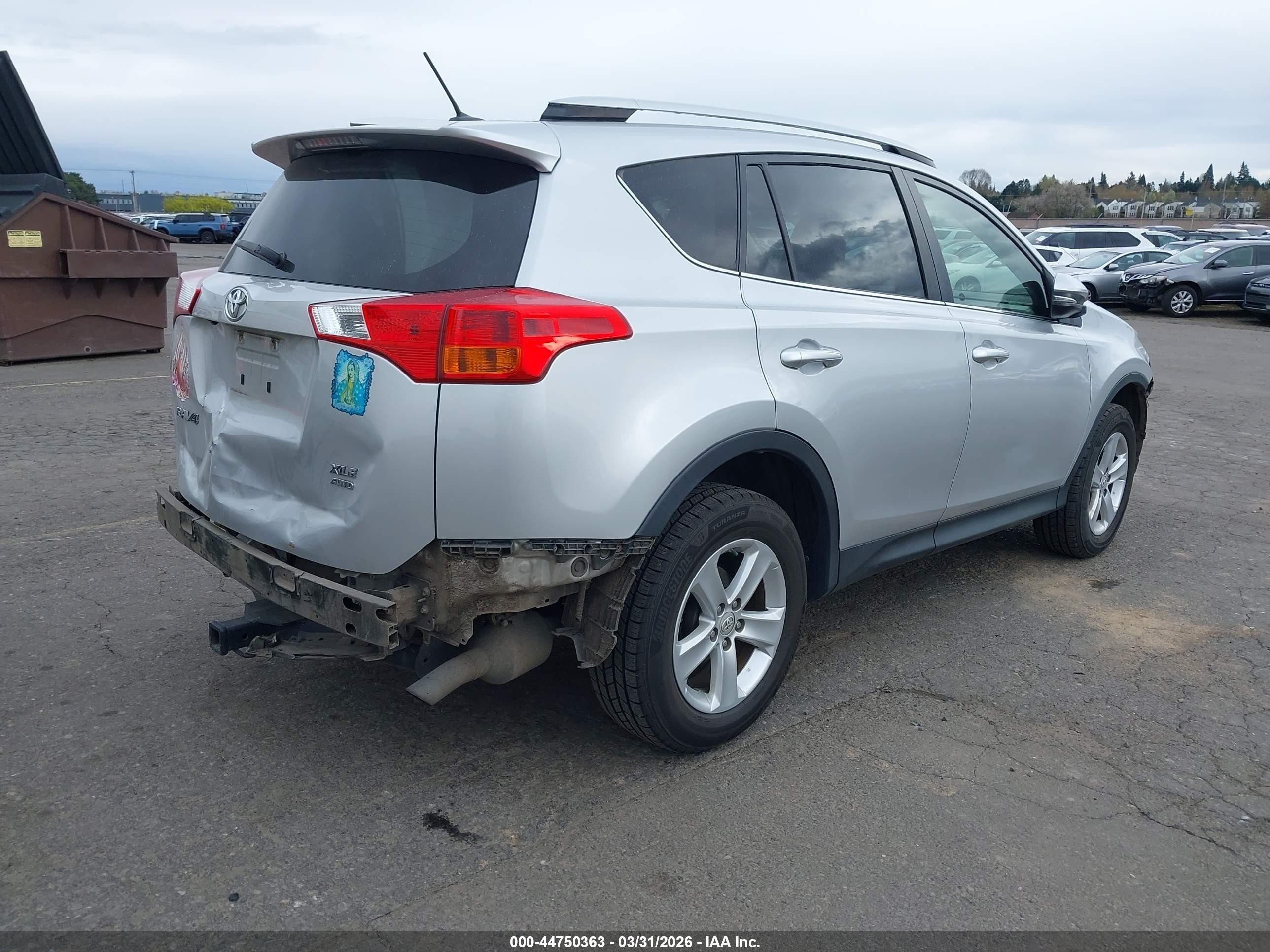 2014 Toyota Rav4 Xle Серебряный vin: JTMRFREVXED059572