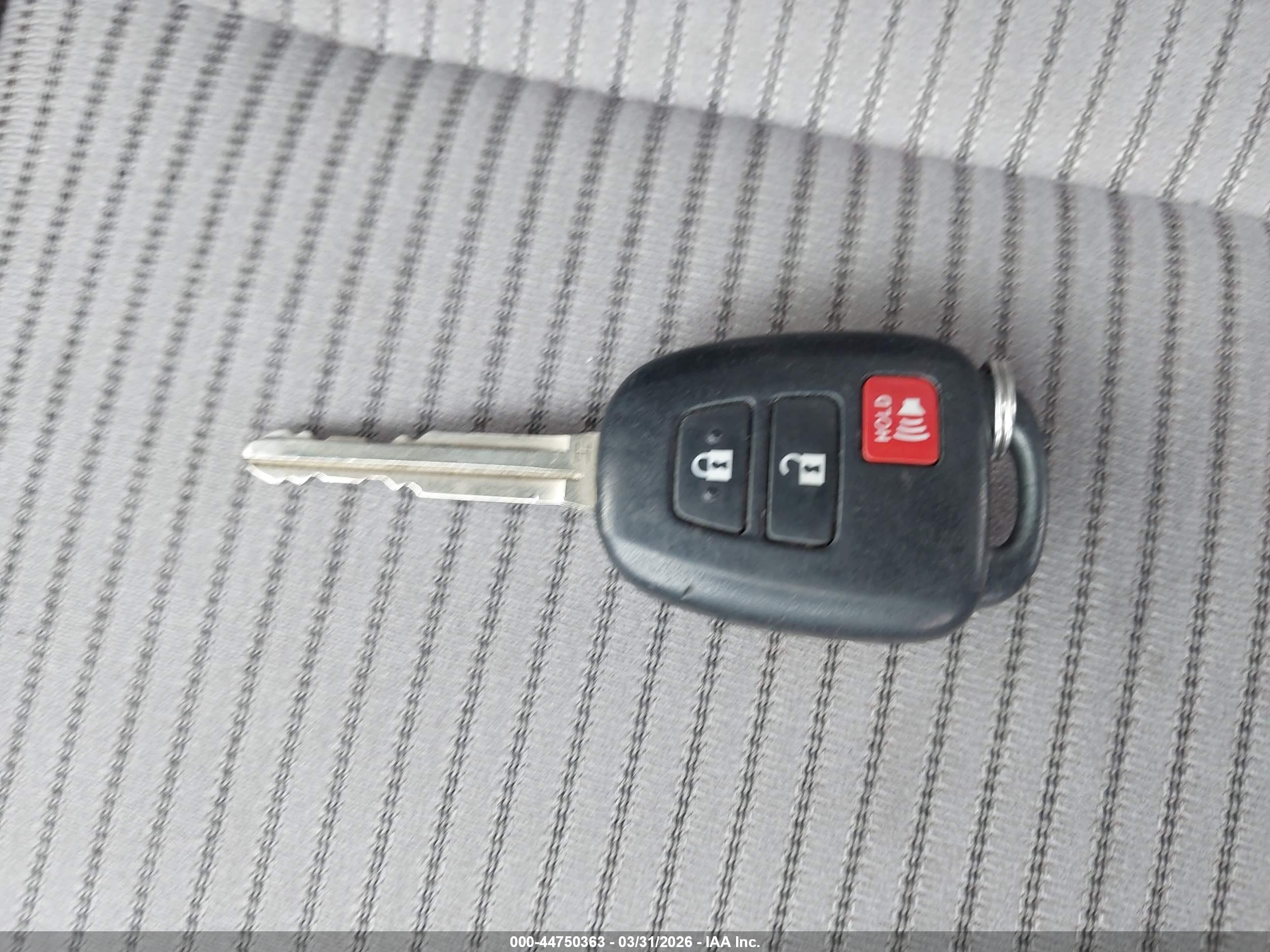 2014 Toyota Rav4 Xle Серебряный vin: JTMRFREVXED059572