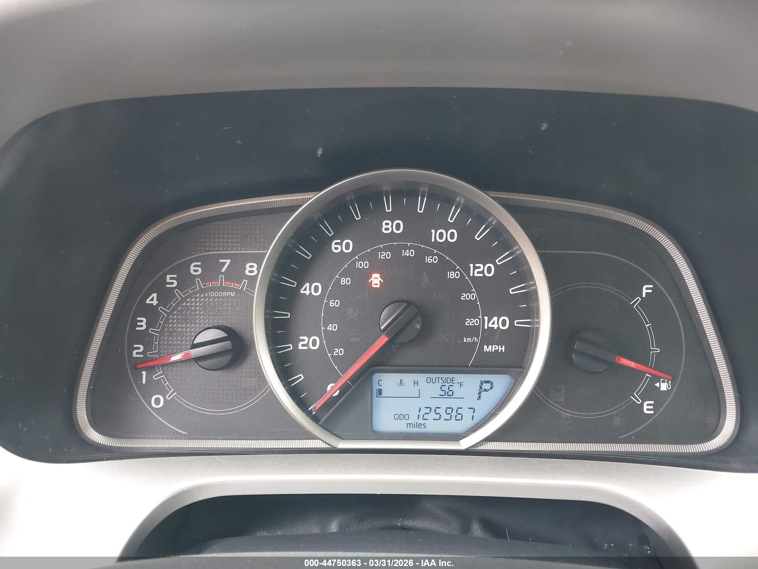 2014 Toyota Rav4 Xle Серебряный vin: JTMRFREVXED059572