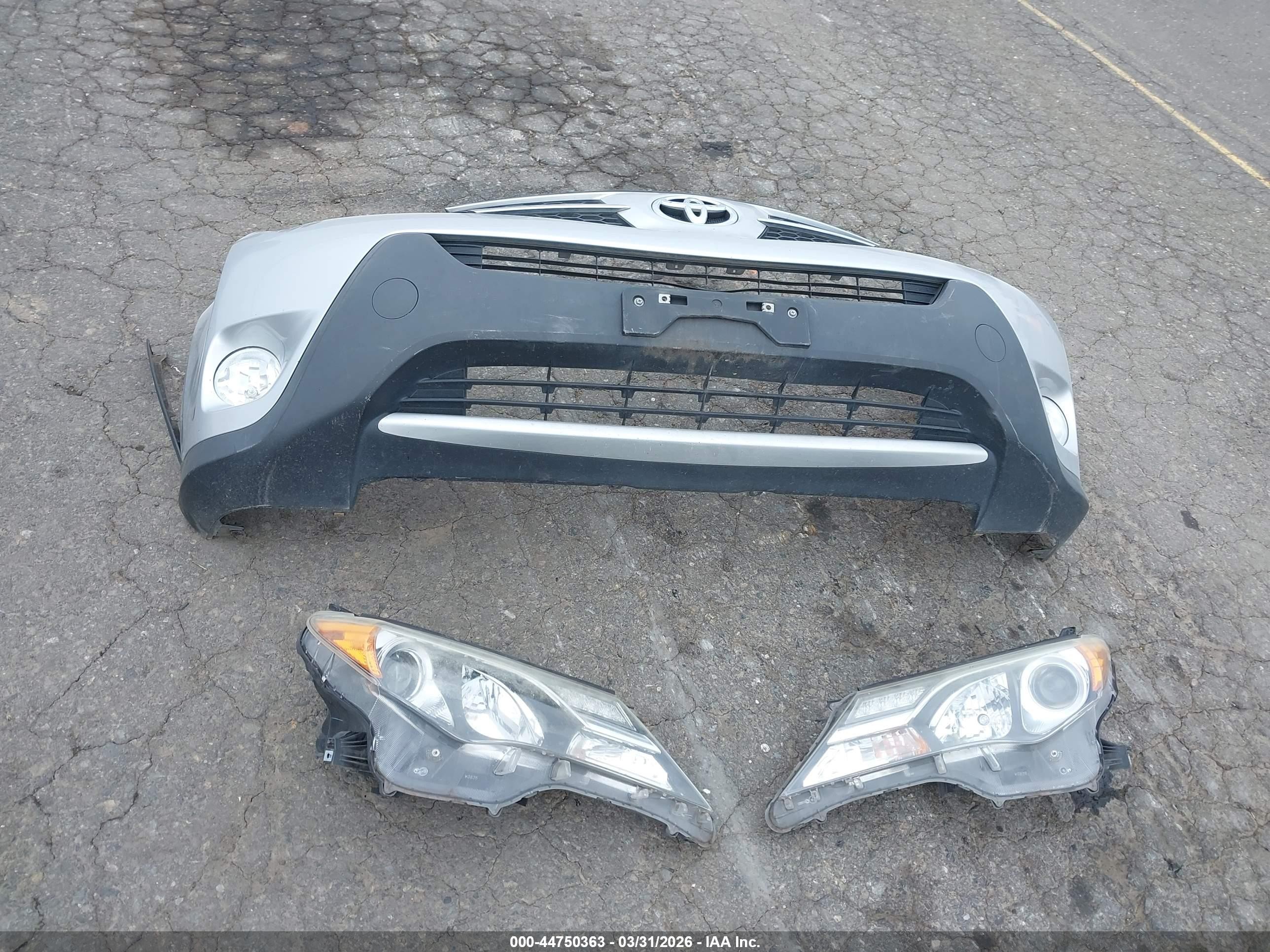 2014 Toyota Rav4 Xle Серебряный vin: JTMRFREVXED059572
