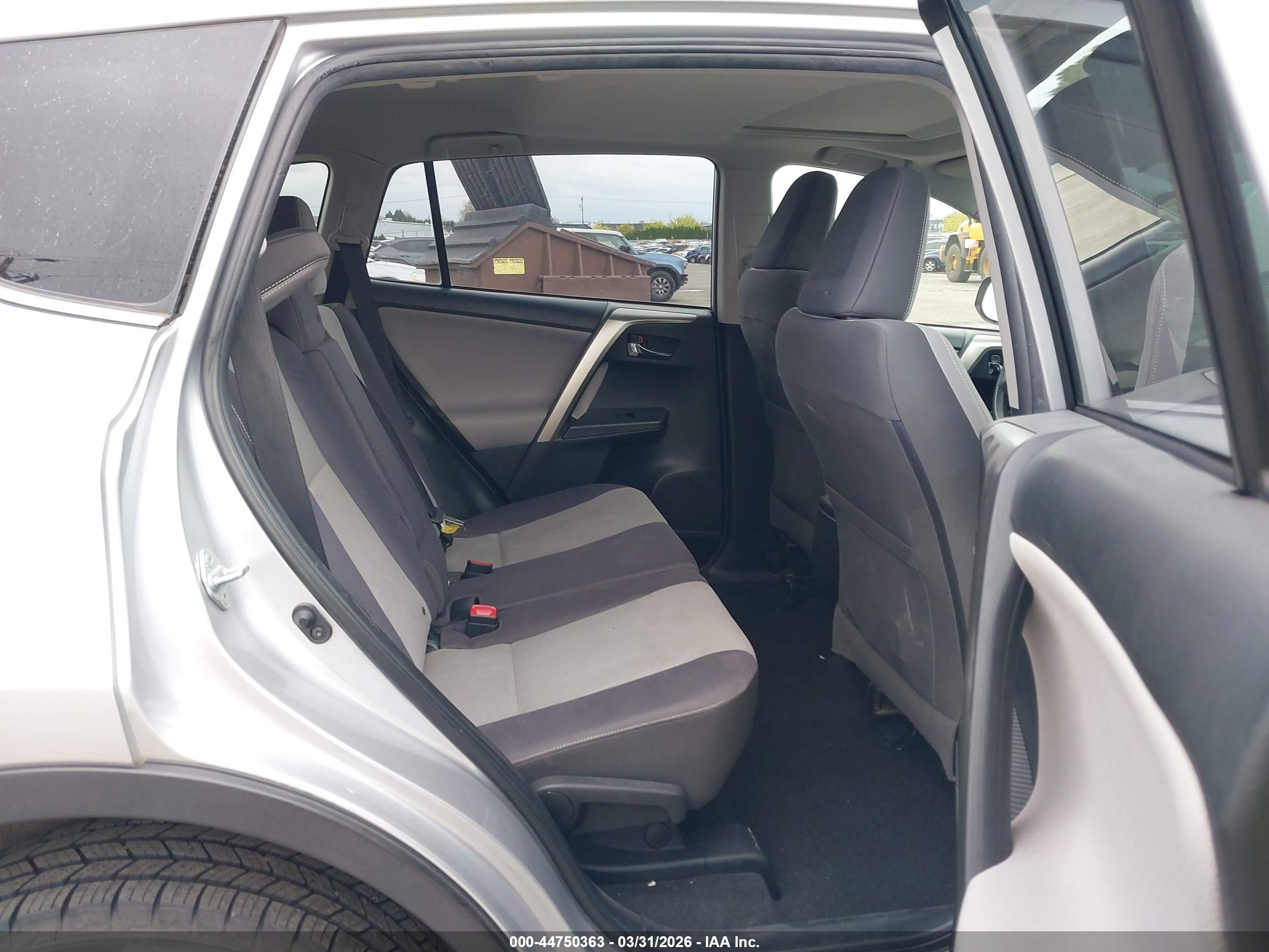 2014 Toyota Rav4 Xle Серебряный vin: JTMRFREVXED059572