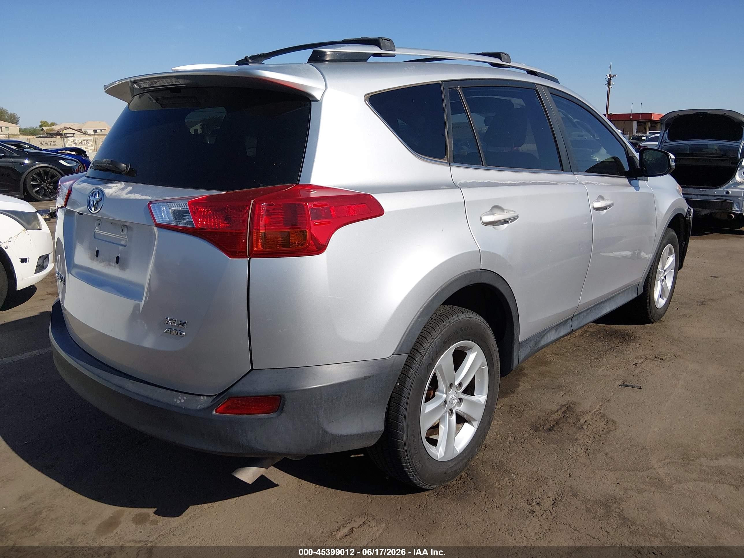 2014 Toyota Rav4 Xle Silver vin: JTMRFREVXED062973