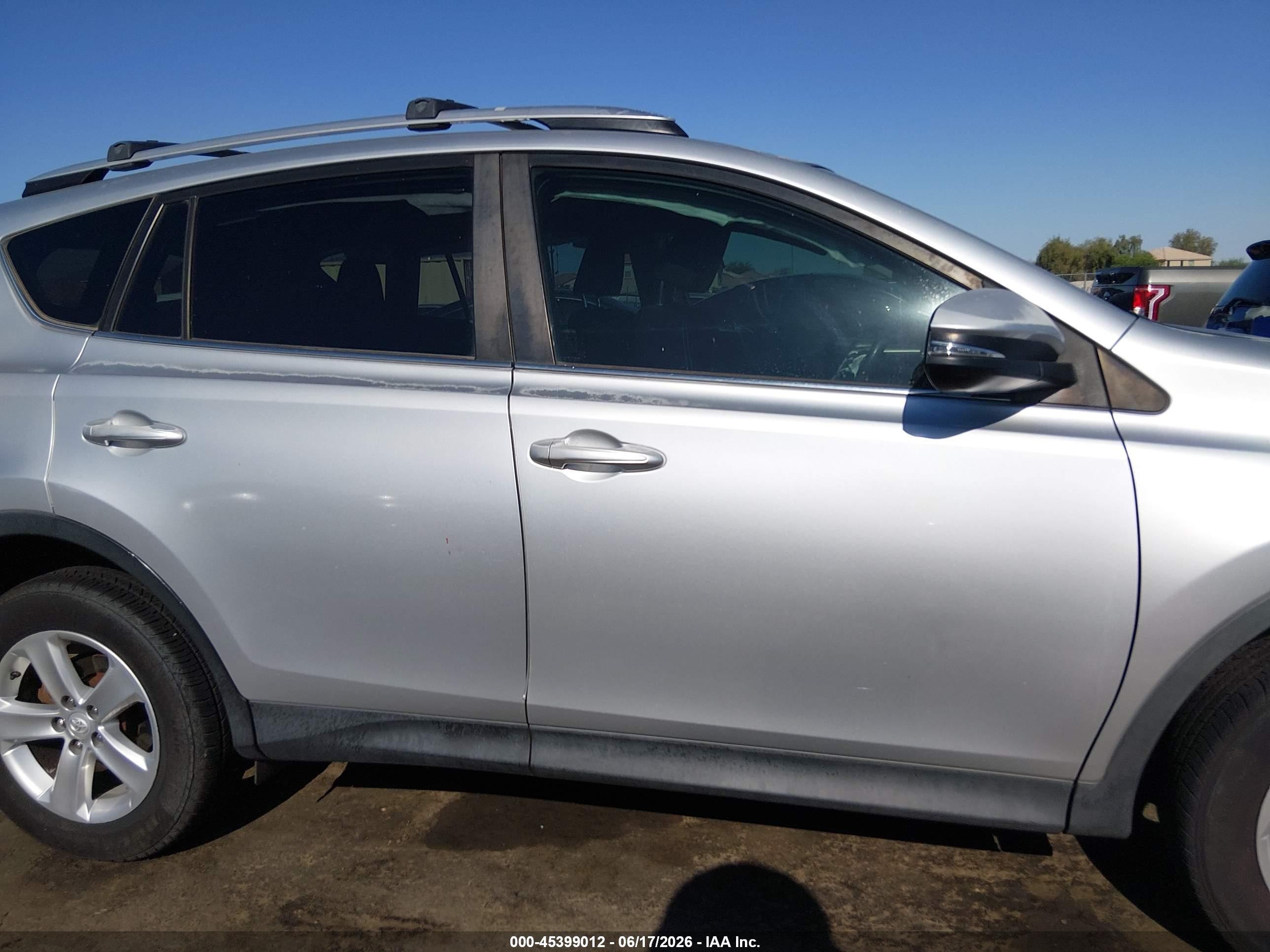 2014 Toyota Rav4 Xle Silver vin: JTMRFREVXED062973
