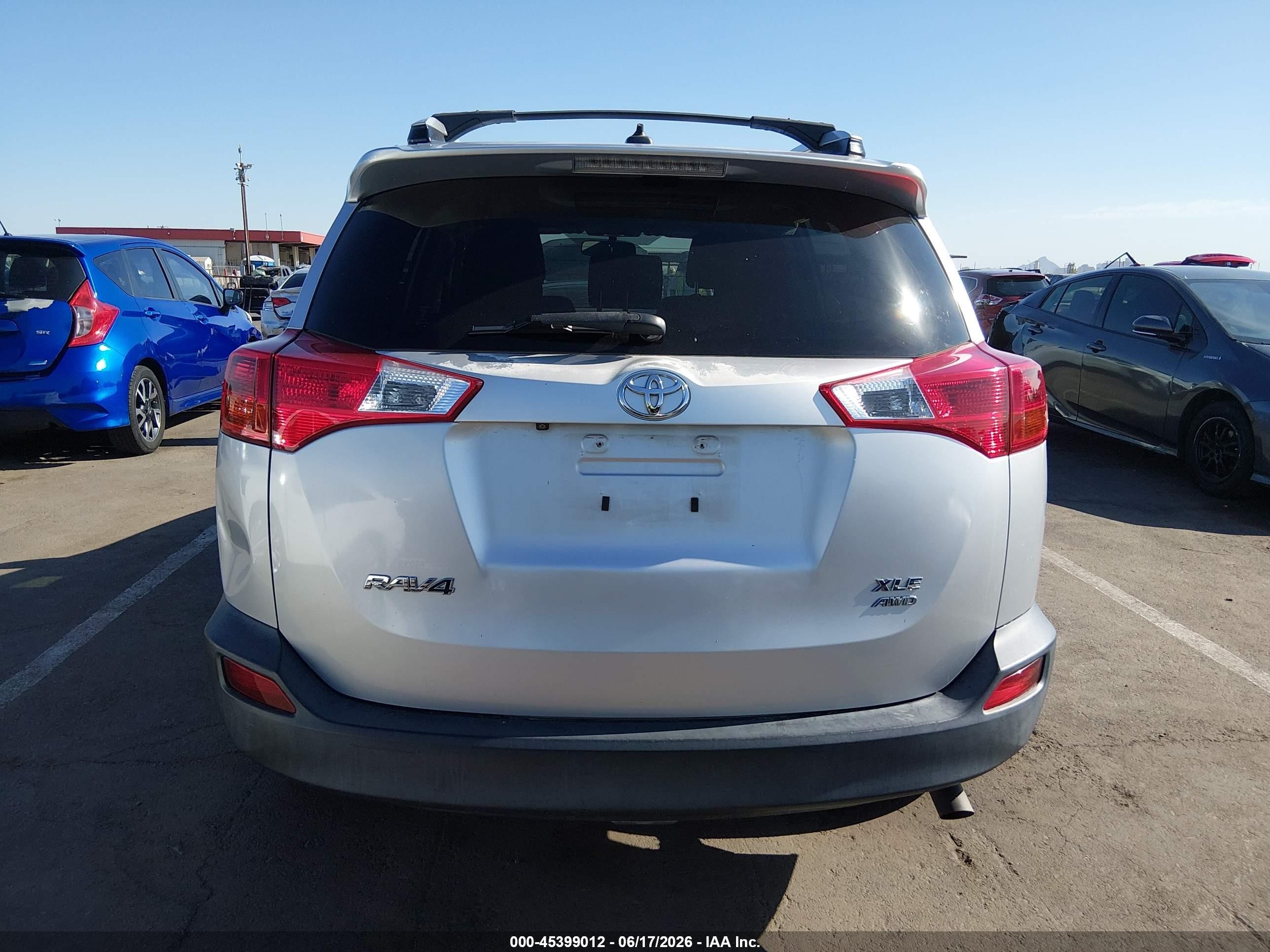 2014 Toyota Rav4 Xle Silver vin: JTMRFREVXED062973