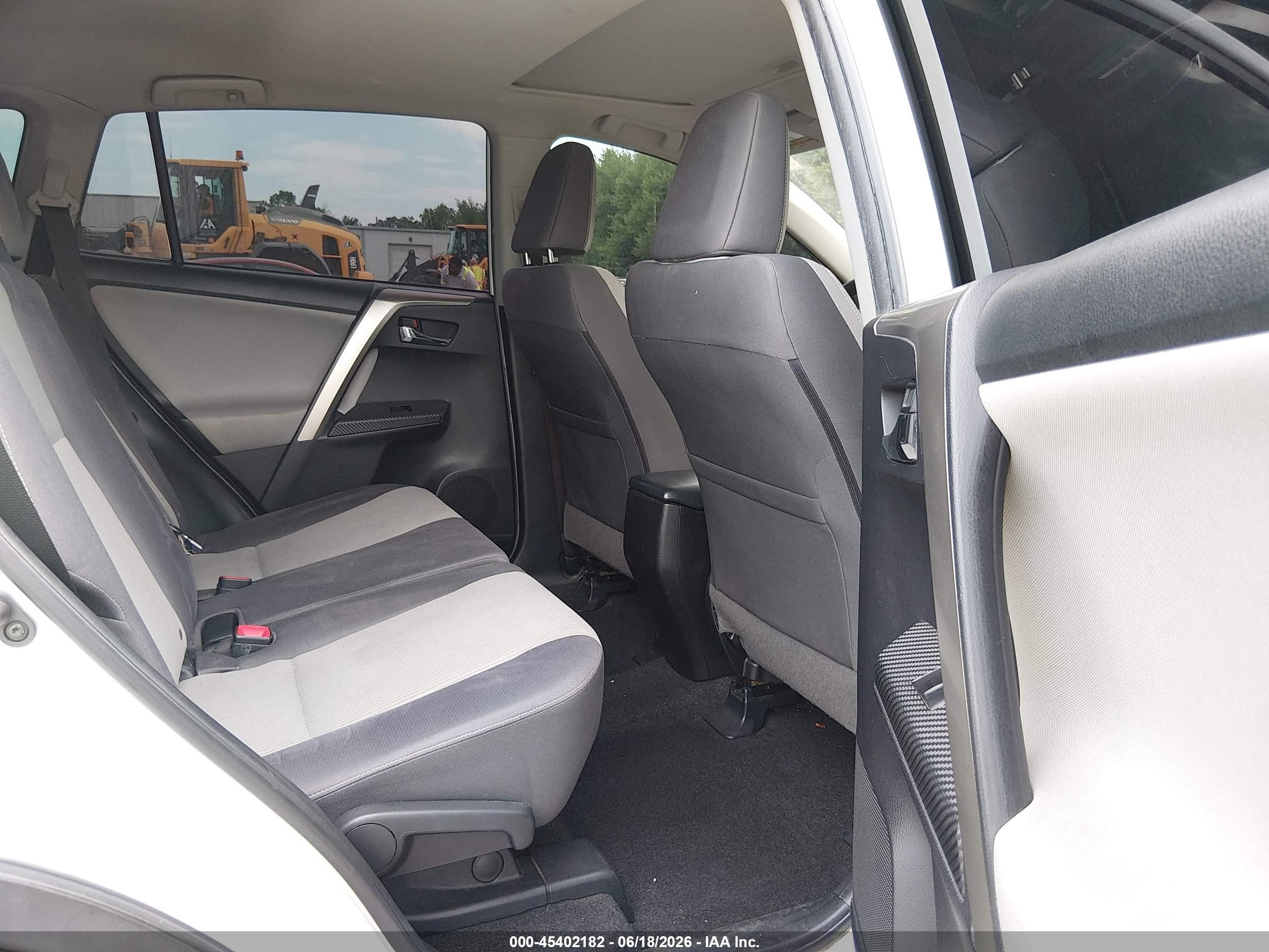 2014 Toyota Rav4 Xle White vin: JTMRFREVXED094032