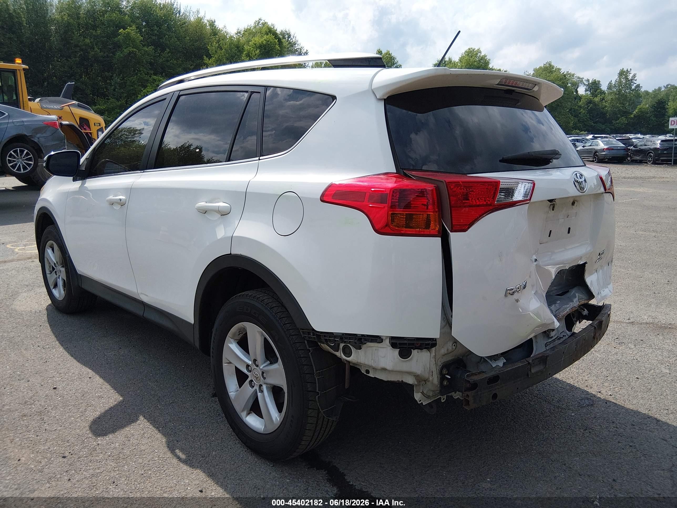 2014 Toyota Rav4 Xle White vin: JTMRFREVXED094032