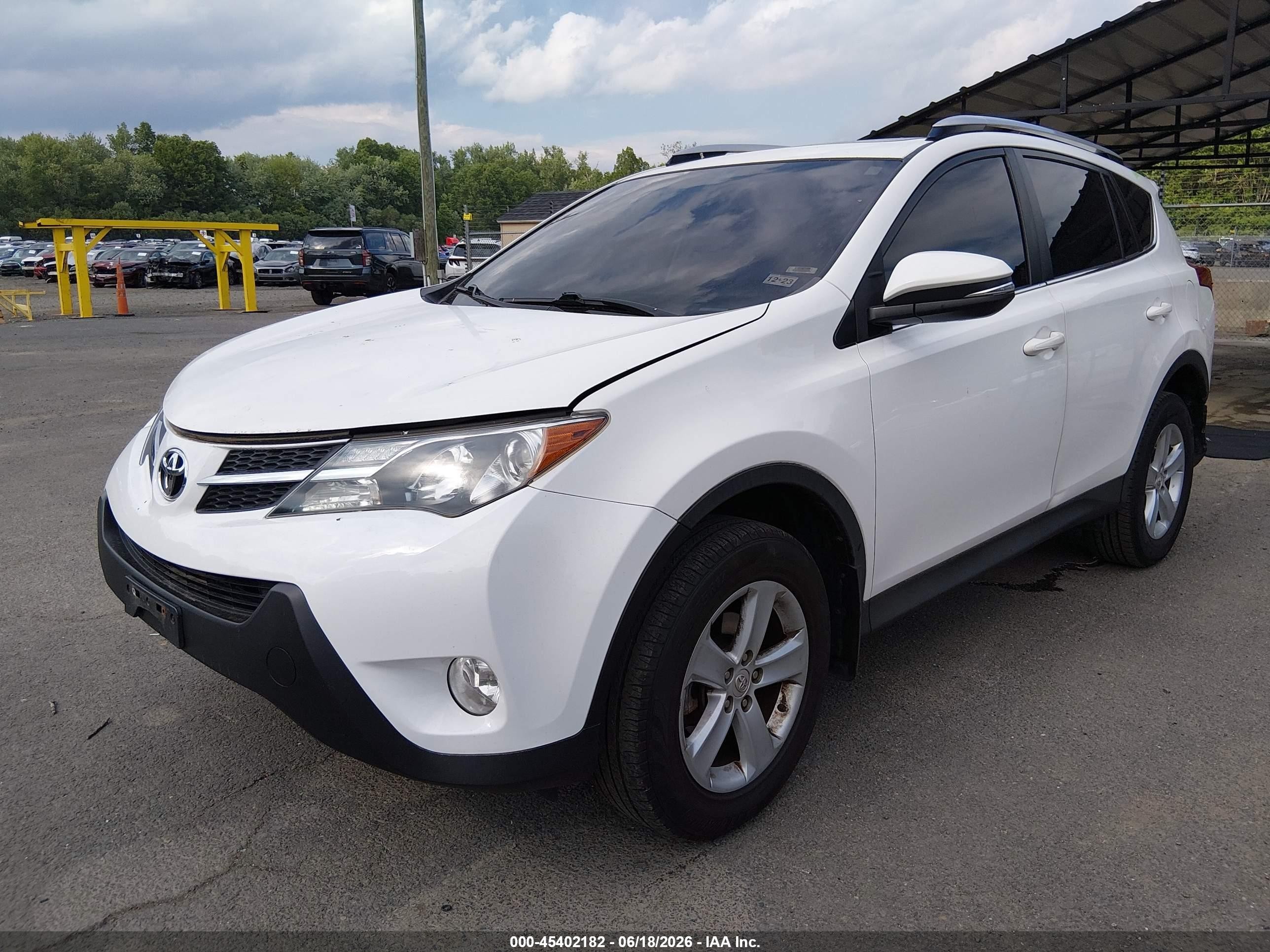 2014 Toyota Rav4 Xle White vin: JTMRFREVXED094032
