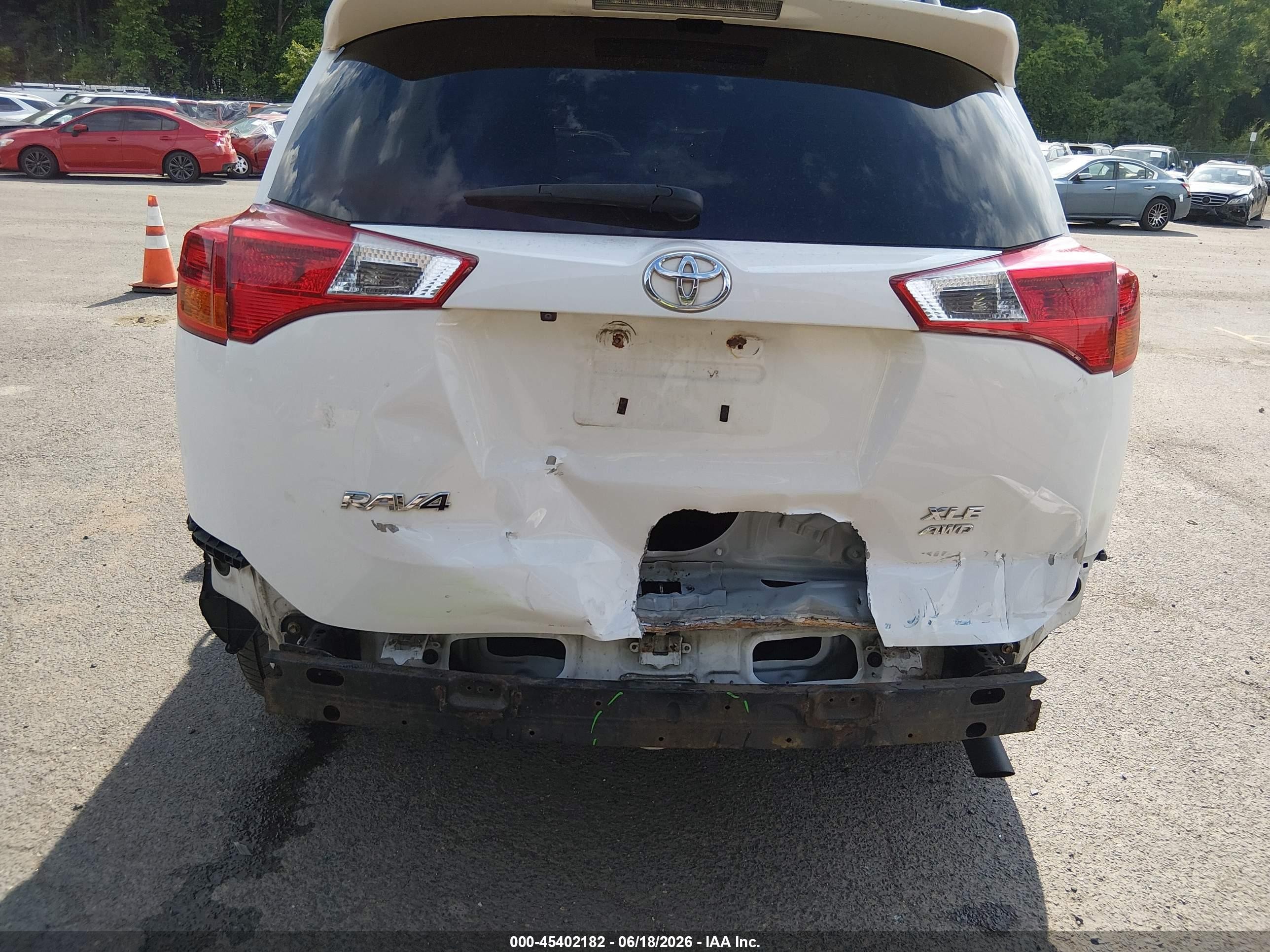 2014 Toyota Rav4 Xle White vin: JTMRFREVXED094032