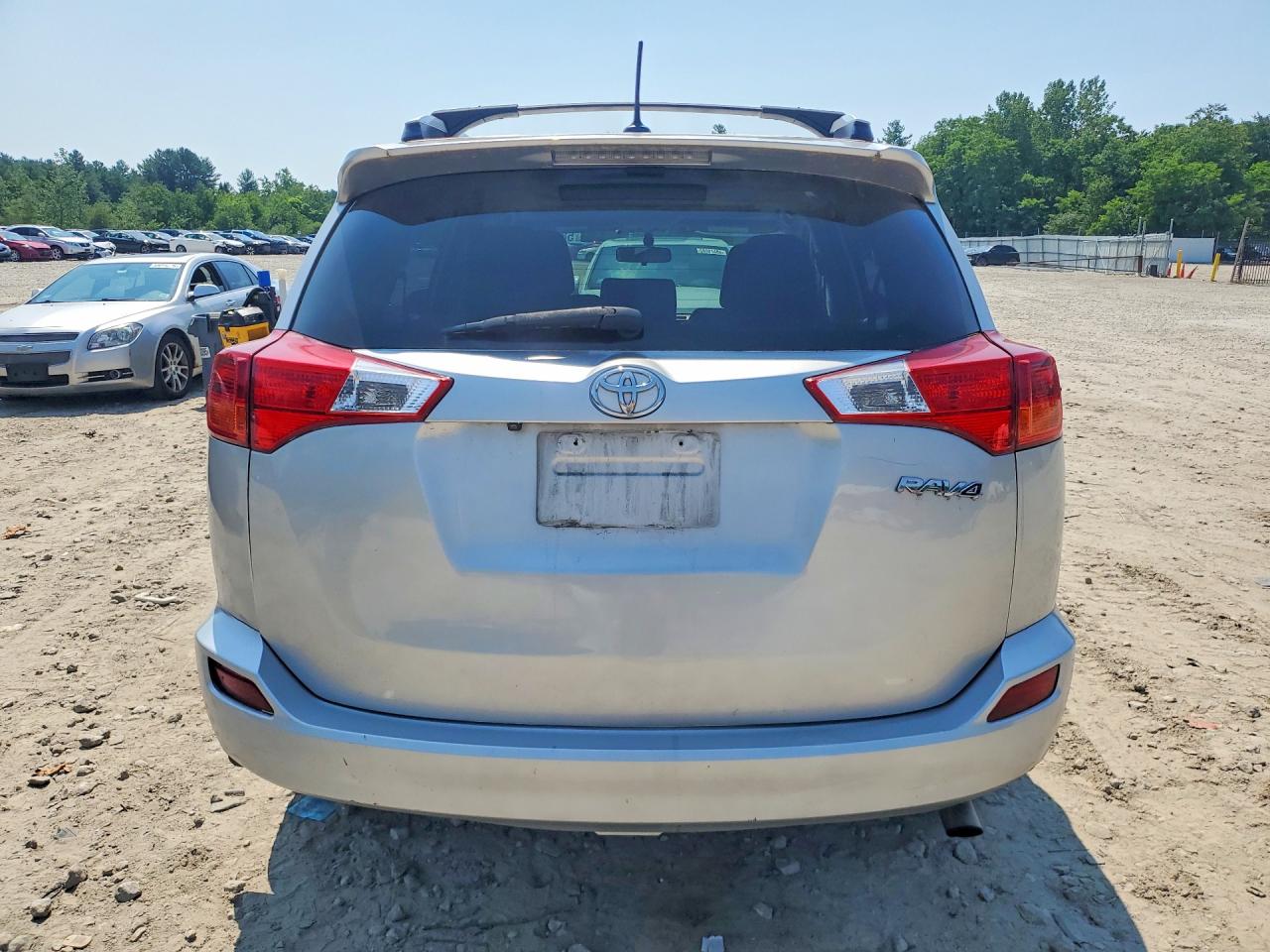 2014 Toyota Rav4 Xle Silver vin: JTMRFREVXEJ005321