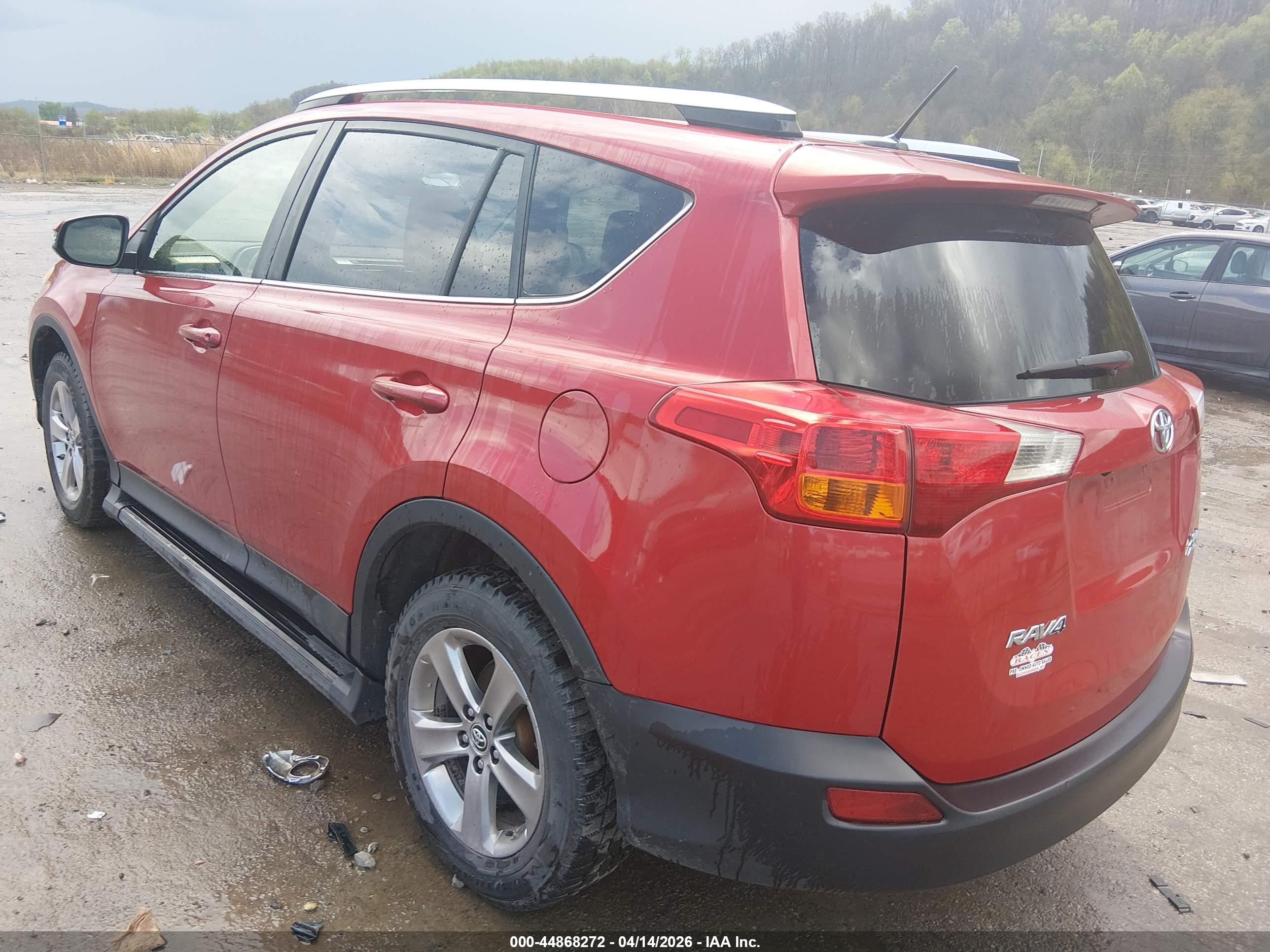 2015 Toyota Rav4 Xle Red vin: JTMRFREVXFD112661