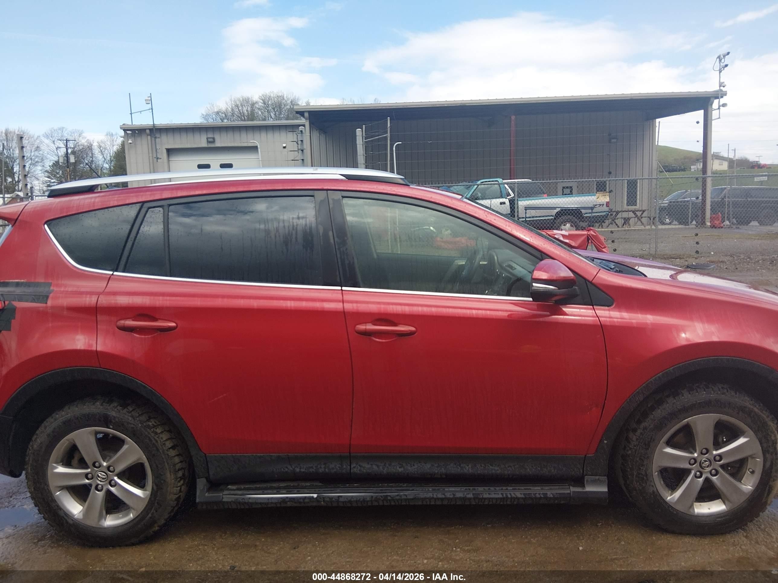 2015 Toyota Rav4 Xle Red vin: JTMRFREVXFD112661