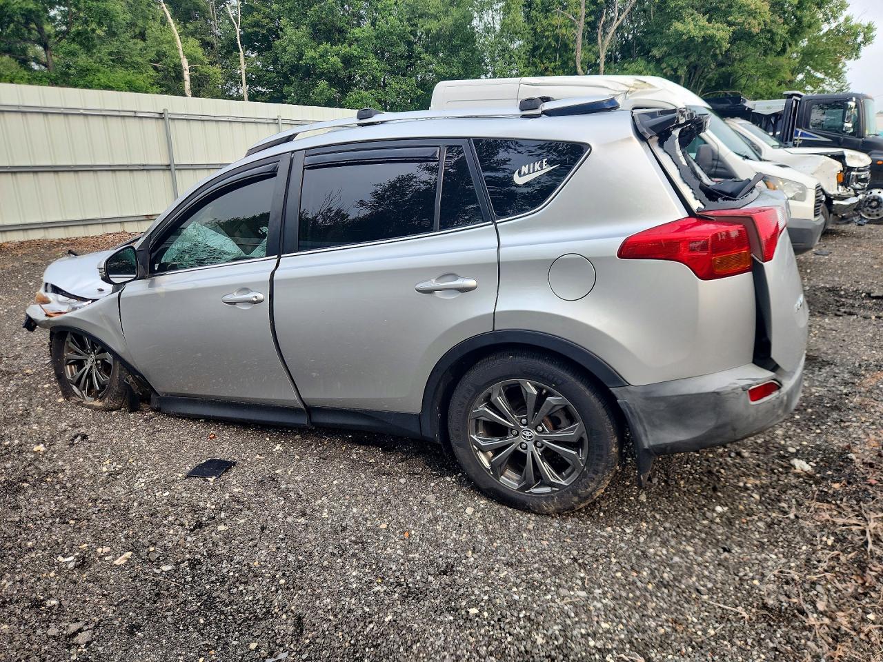 2015 Toyota Rav4 Xle Silver vin: JTMRFREVXFD114605