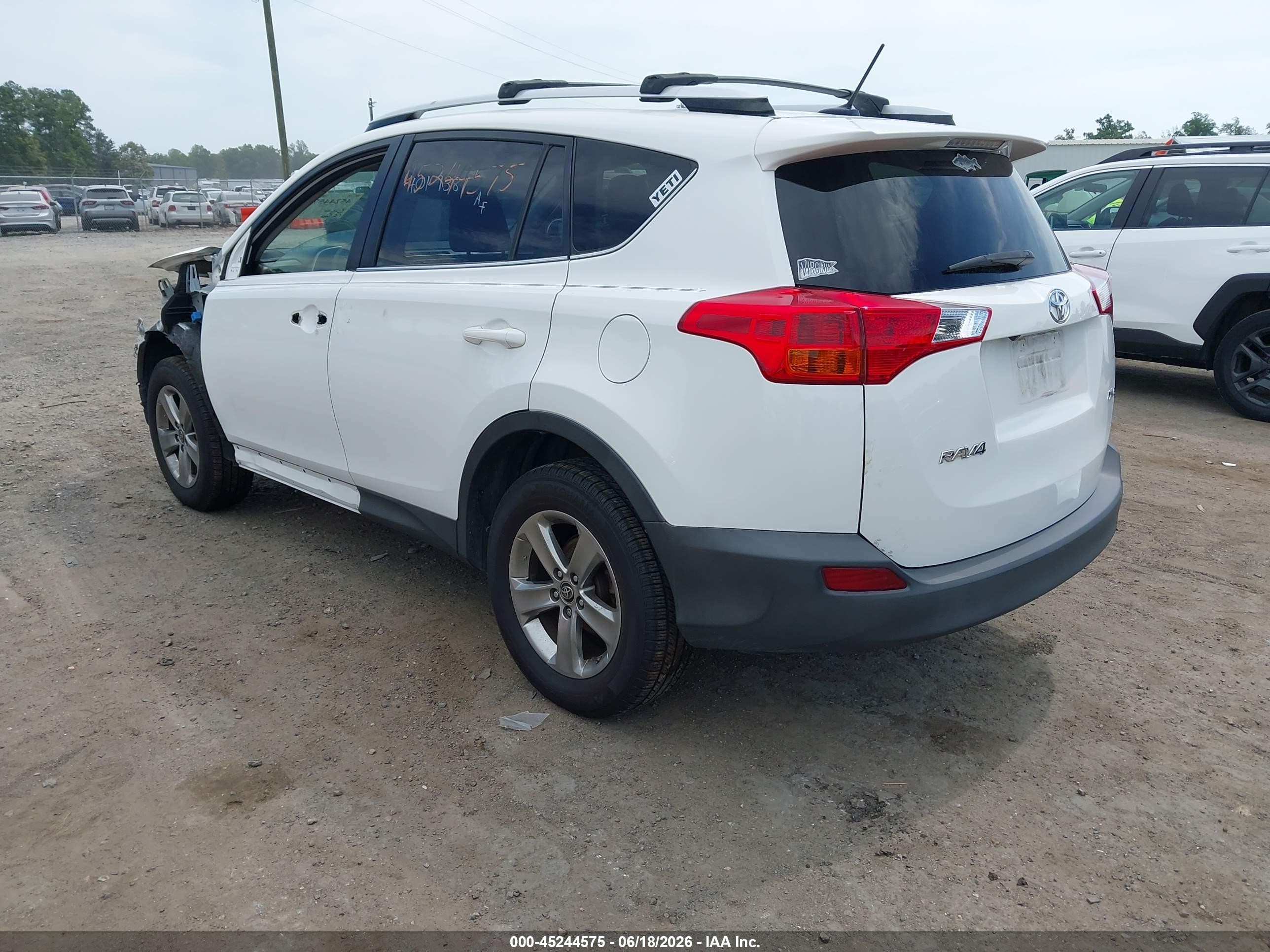 2015 Toyota Rav4 Xle White vin: JTMRFREVXFD117472