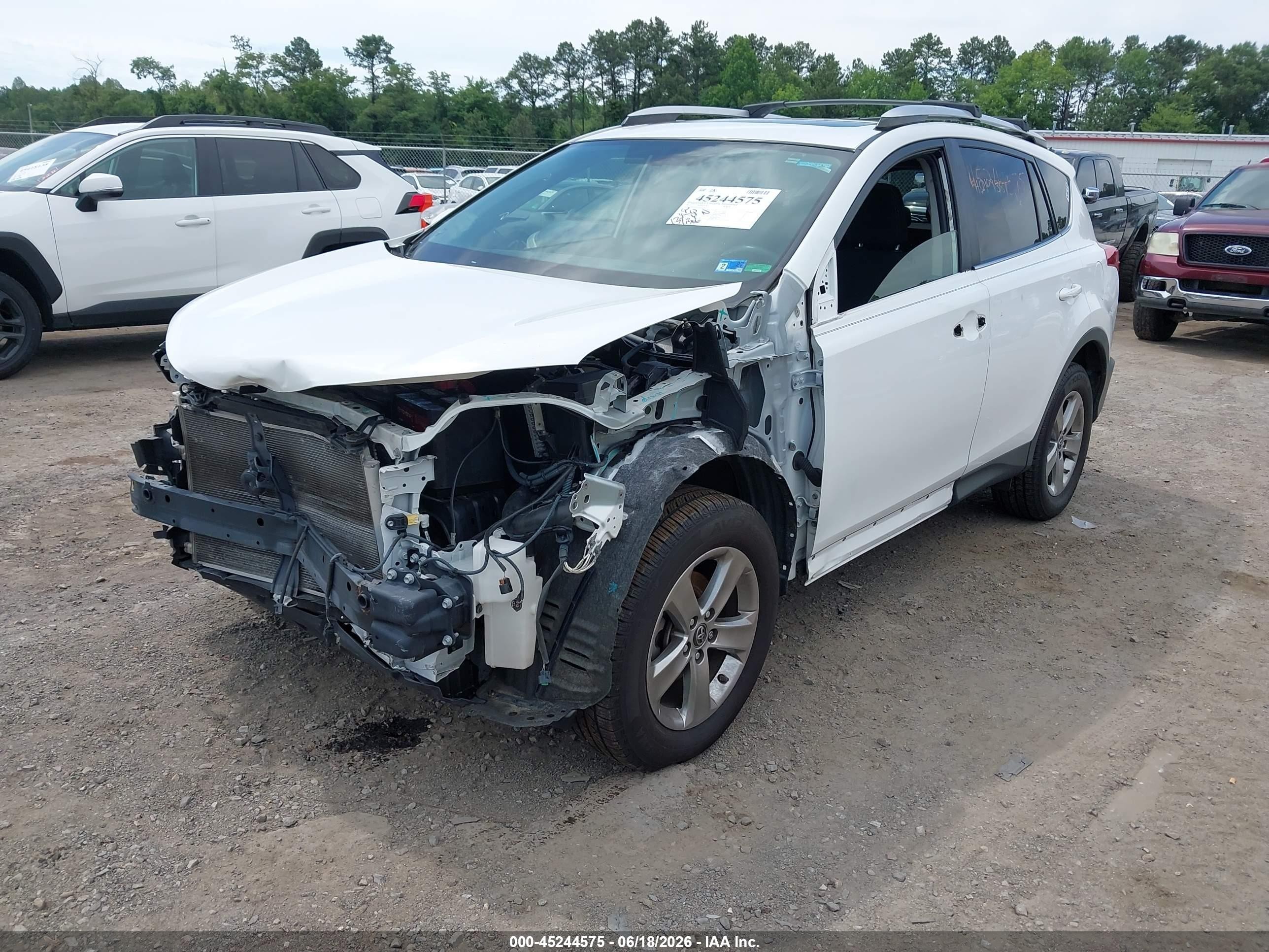 2015 Toyota Rav4 Xle White vin: JTMRFREVXFD117472