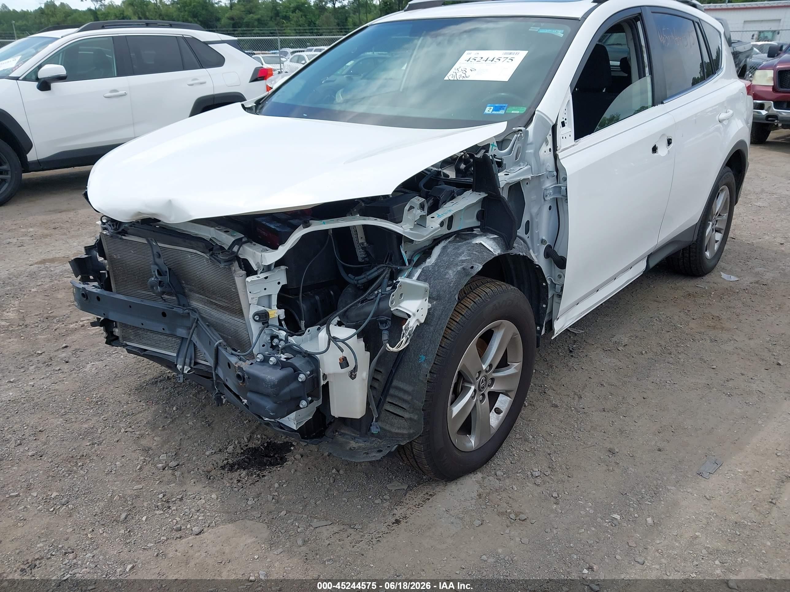 2015 Toyota Rav4 Xle White vin: JTMRFREVXFD117472