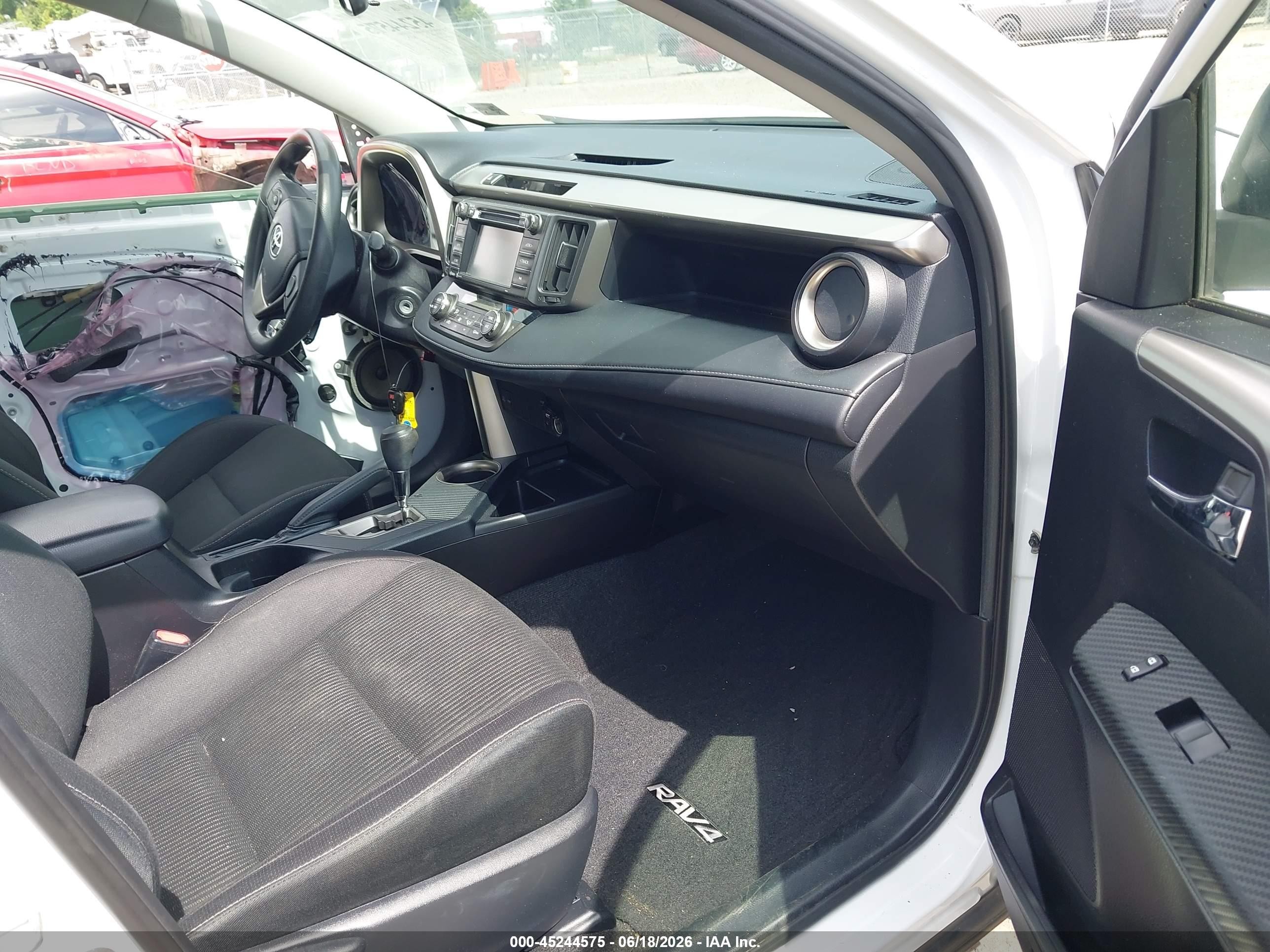 2015 Toyota Rav4 Xle White vin: JTMRFREVXFD117472