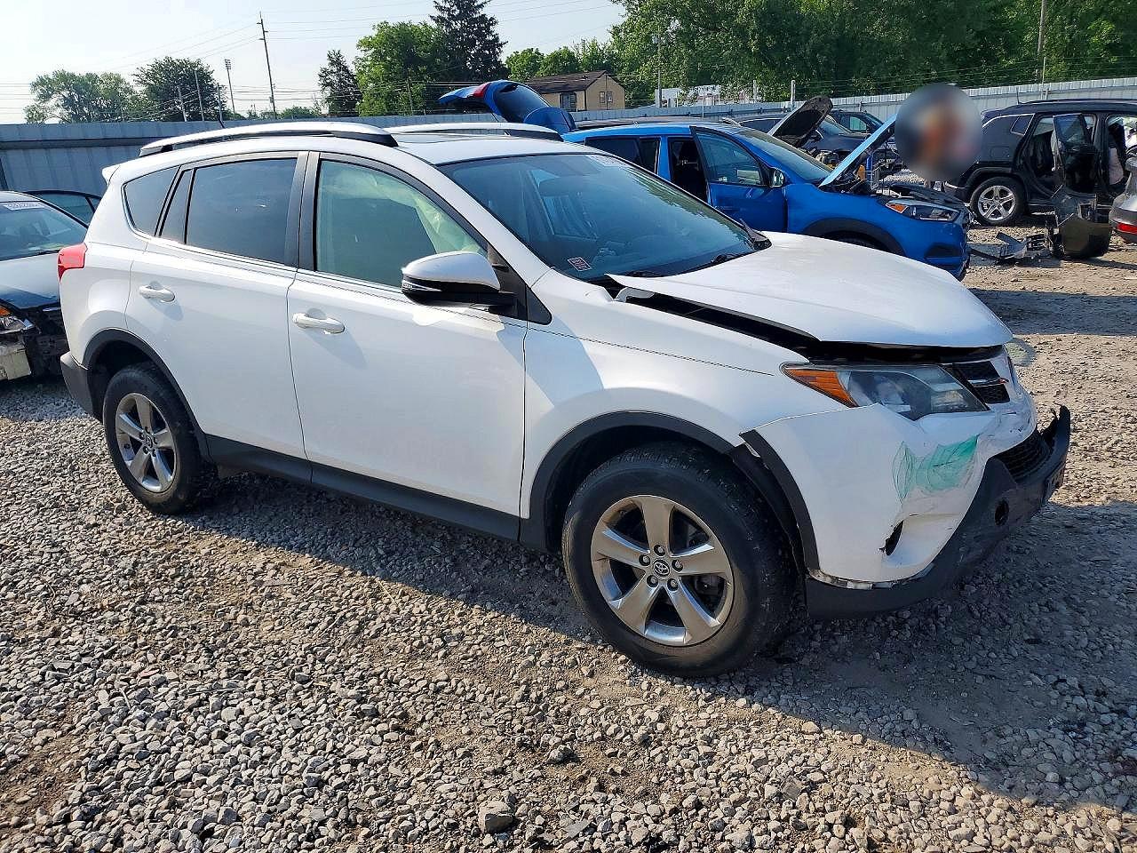 2015 Toyota Rav4 Xle White vin: JTMRFREVXFD119447