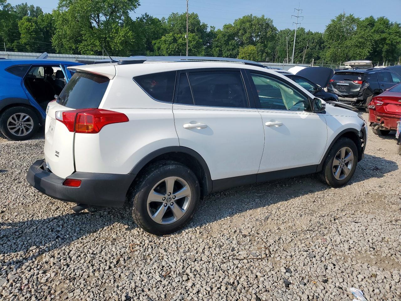 2015 Toyota Rav4 Xle White vin: JTMRFREVXFD119447
