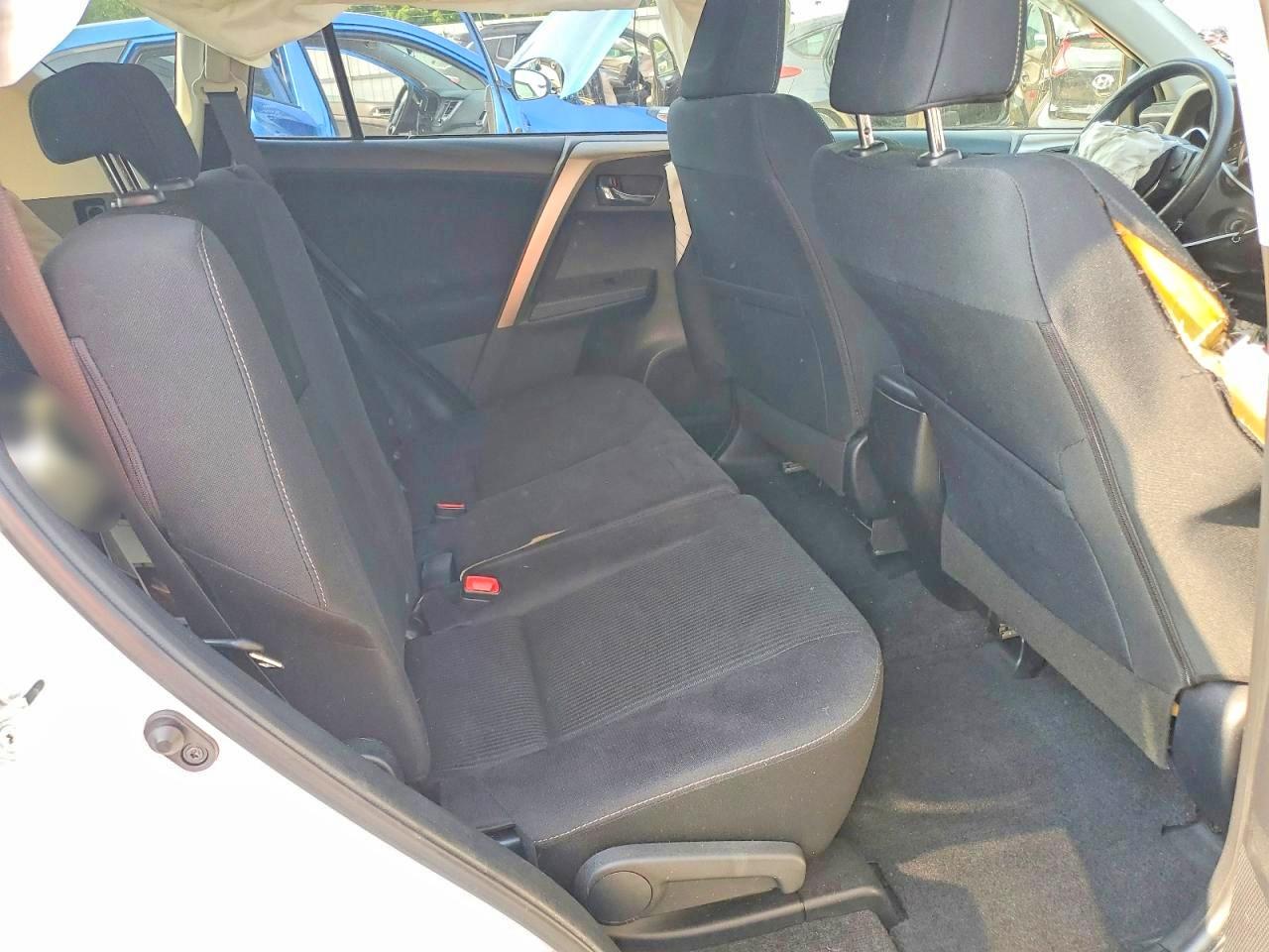 2015 Toyota Rav4 Xle White vin: JTMRFREVXFD119447