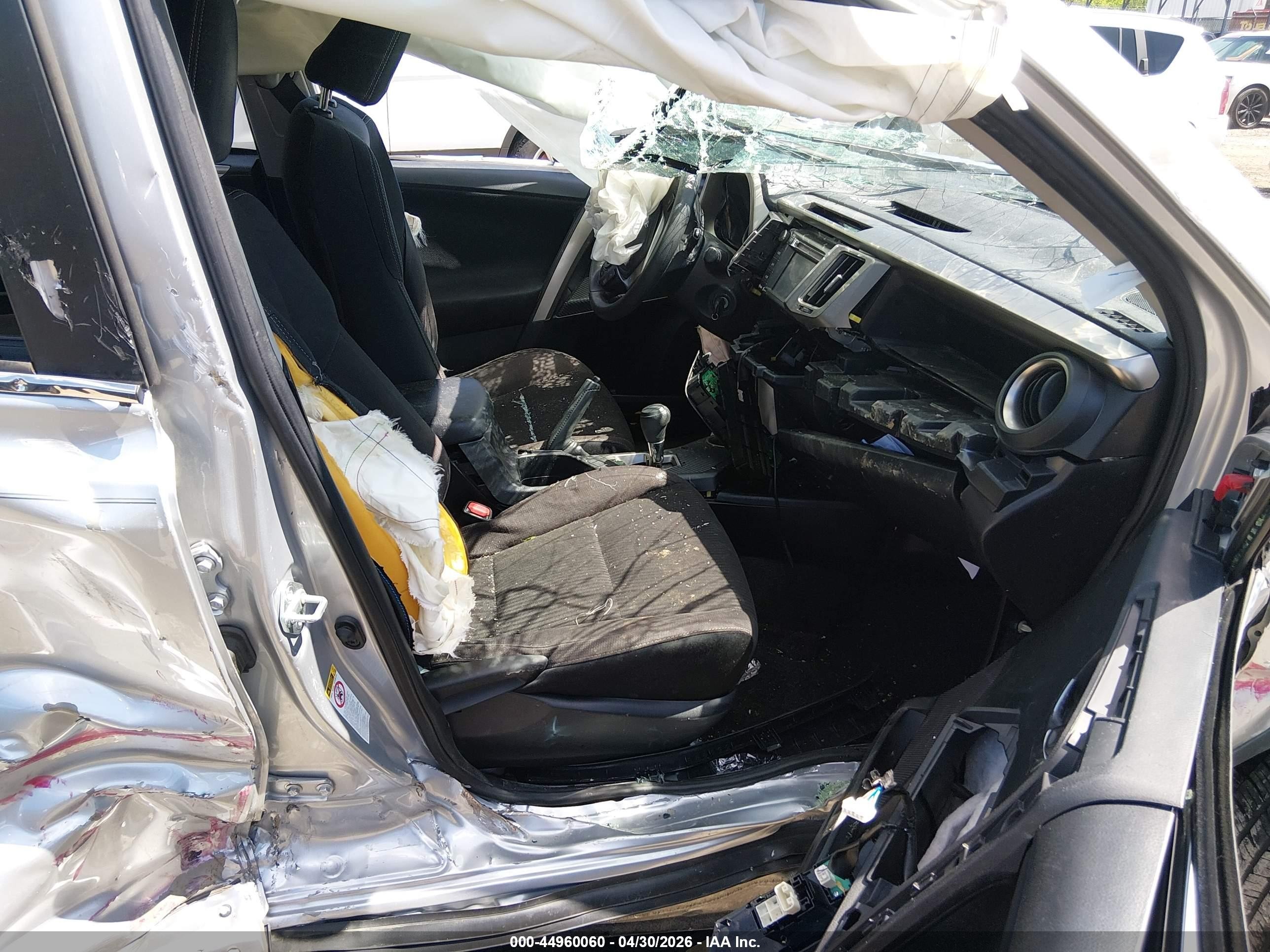 2015 Toyota Rav4 Xle Silver vin: JTMRFREVXFD127449