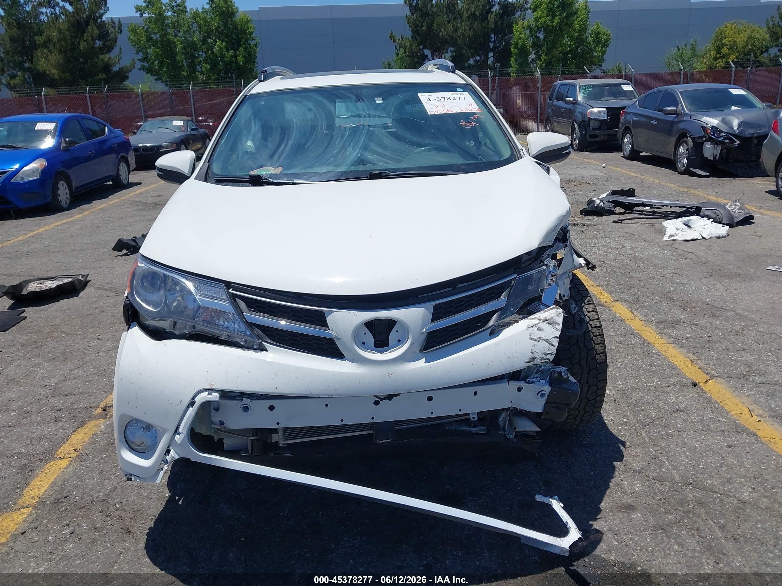 2015 Toyota Rav4 Xle White vin: JTMRFREVXFD155297
