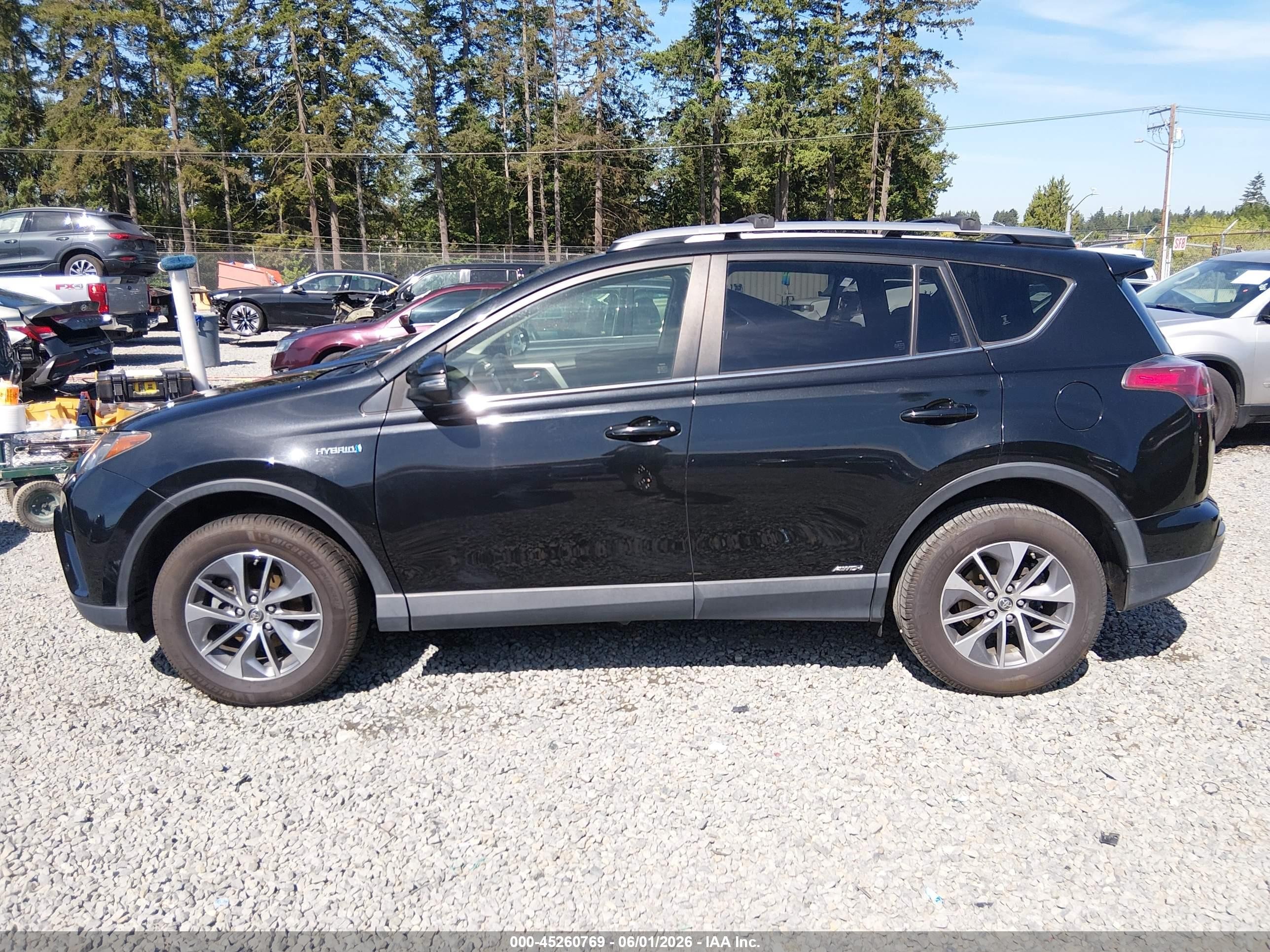 2017 Toyota Rav4 Hybrid Xle Black vin: JTMRJREV0HD125128