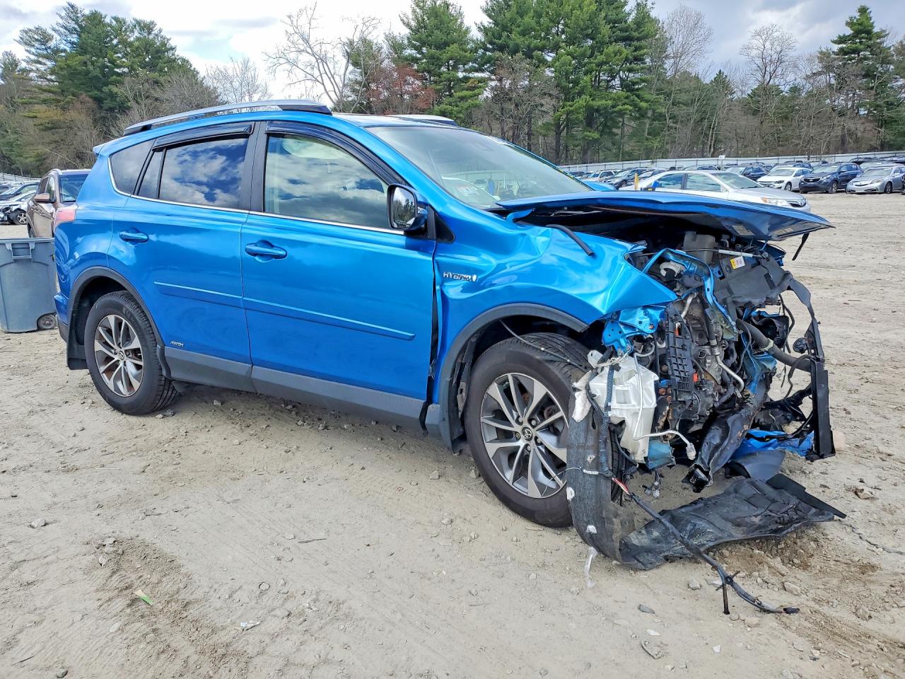 2017 Toyota Rav4 Hybrid Xle Blue vin: JTMRJREV2HD064624