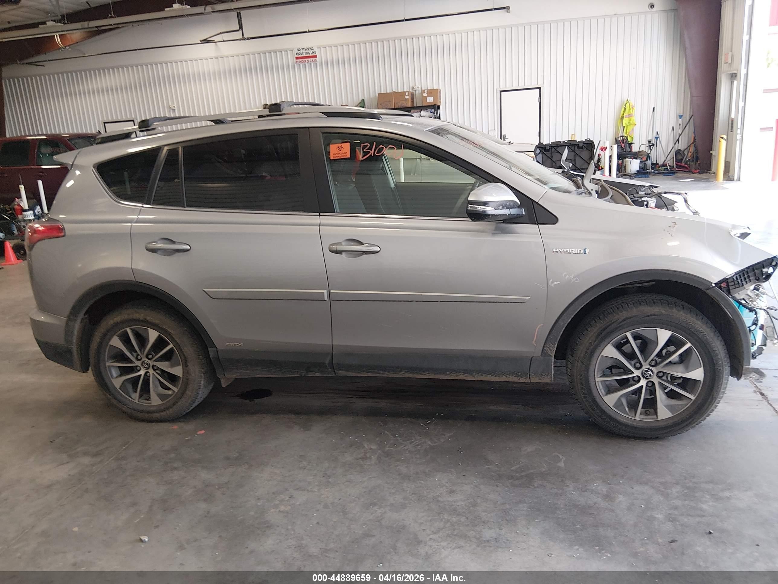 2018 Toyota Rav4 Hybrid Xle Silver vin: JTMRJREV7JD210733