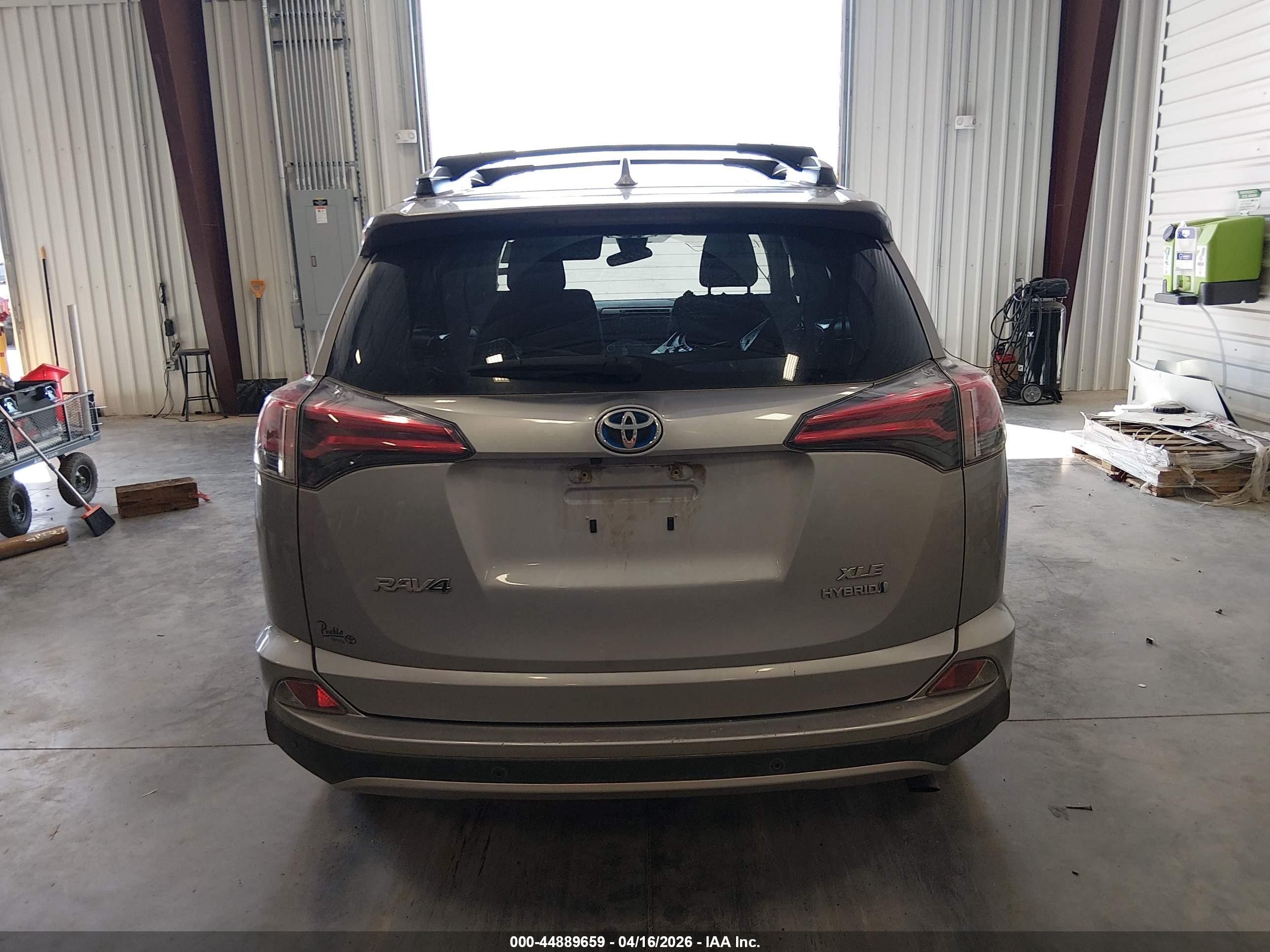 2018 Toyota Rav4 Hybrid Xle Silver vin: JTMRJREV7JD210733
