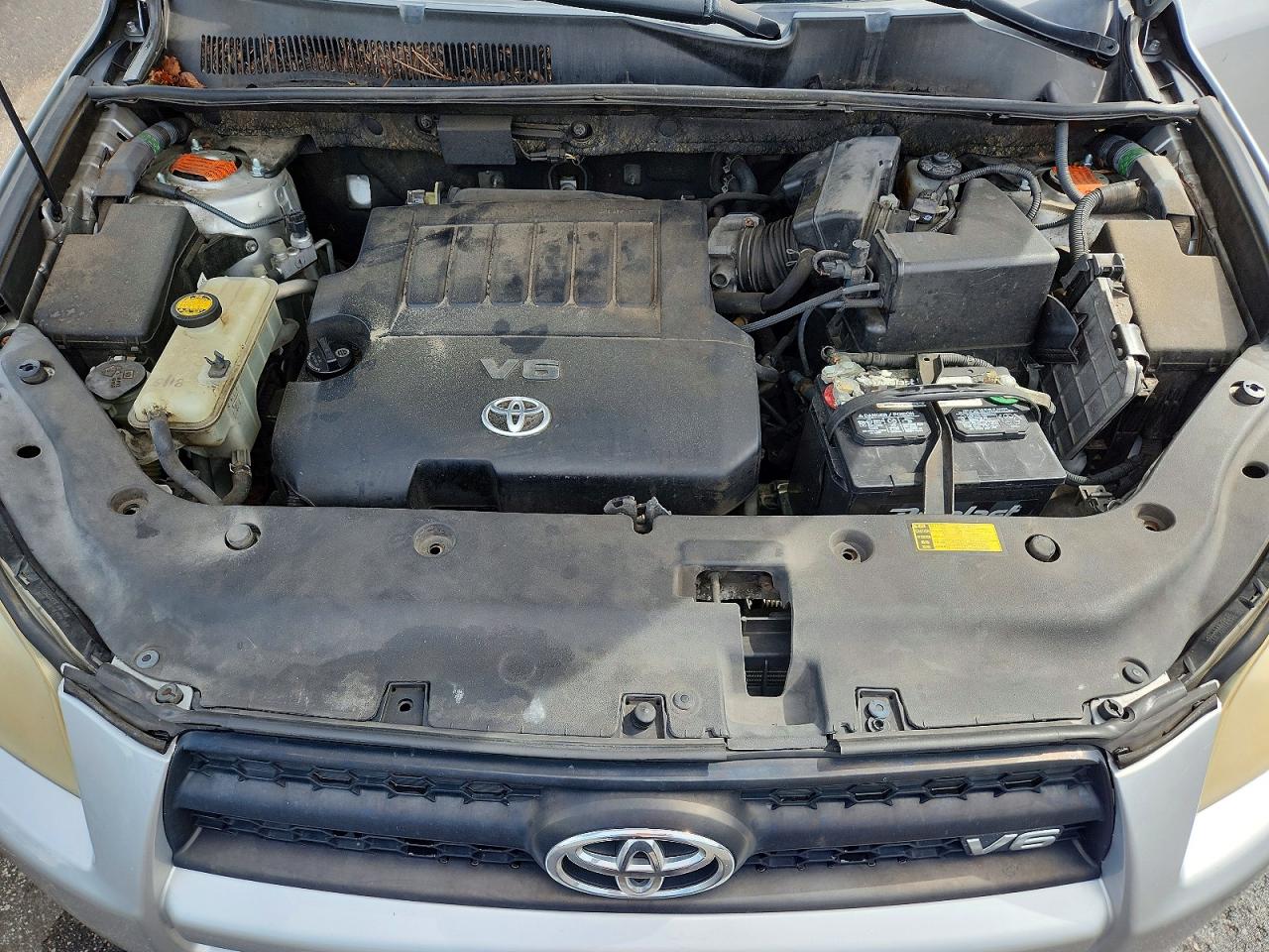 2011 Toyota Rav4 Sport Silver vin: JTMRK4DV2B5100413