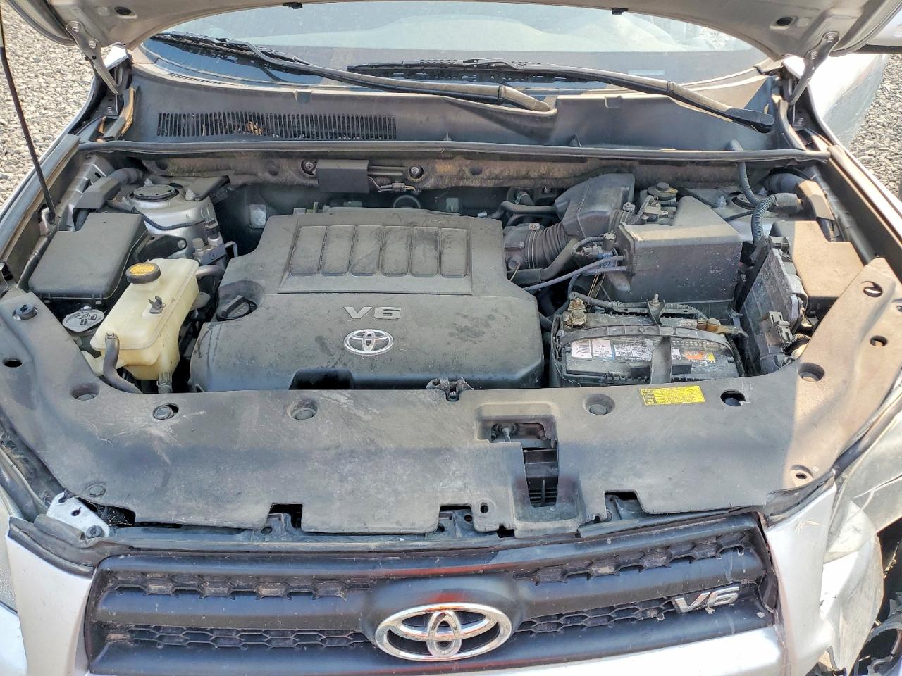 2011 Toyota Rav4 Sport Silver vin: JTMRK4DV2B5106292