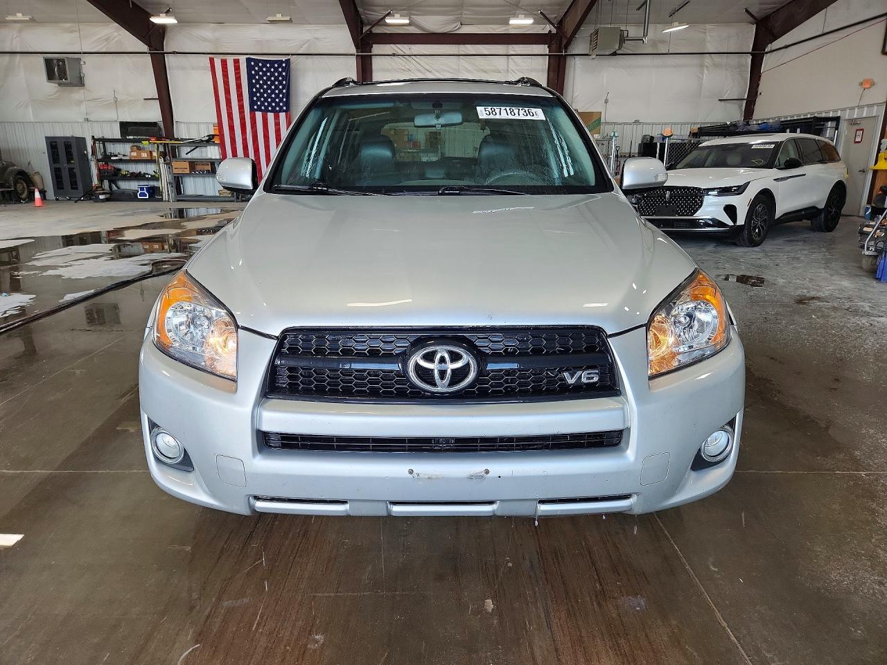 2011 Toyota Rav4 Sport Silver vin: JTMRK4DV3B5099062