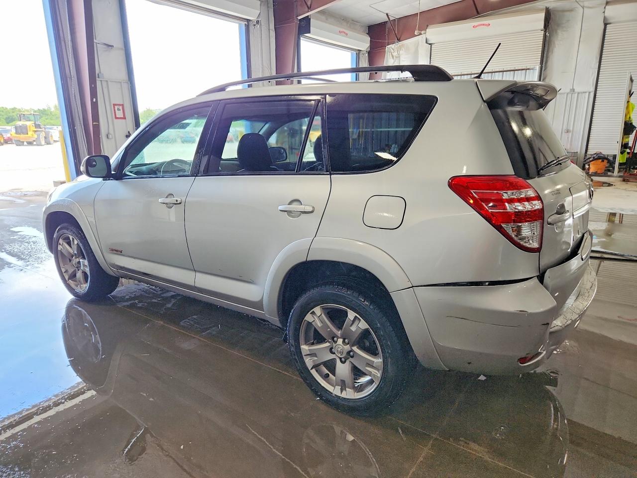 2011 Toyota Rav4 Sport Silver vin: JTMRK4DV3B5099062